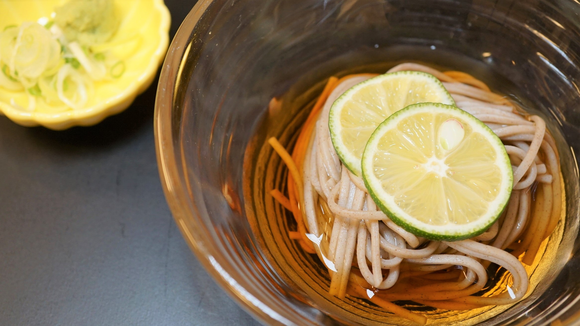 ご夕食の一例（すだち蕎麦）