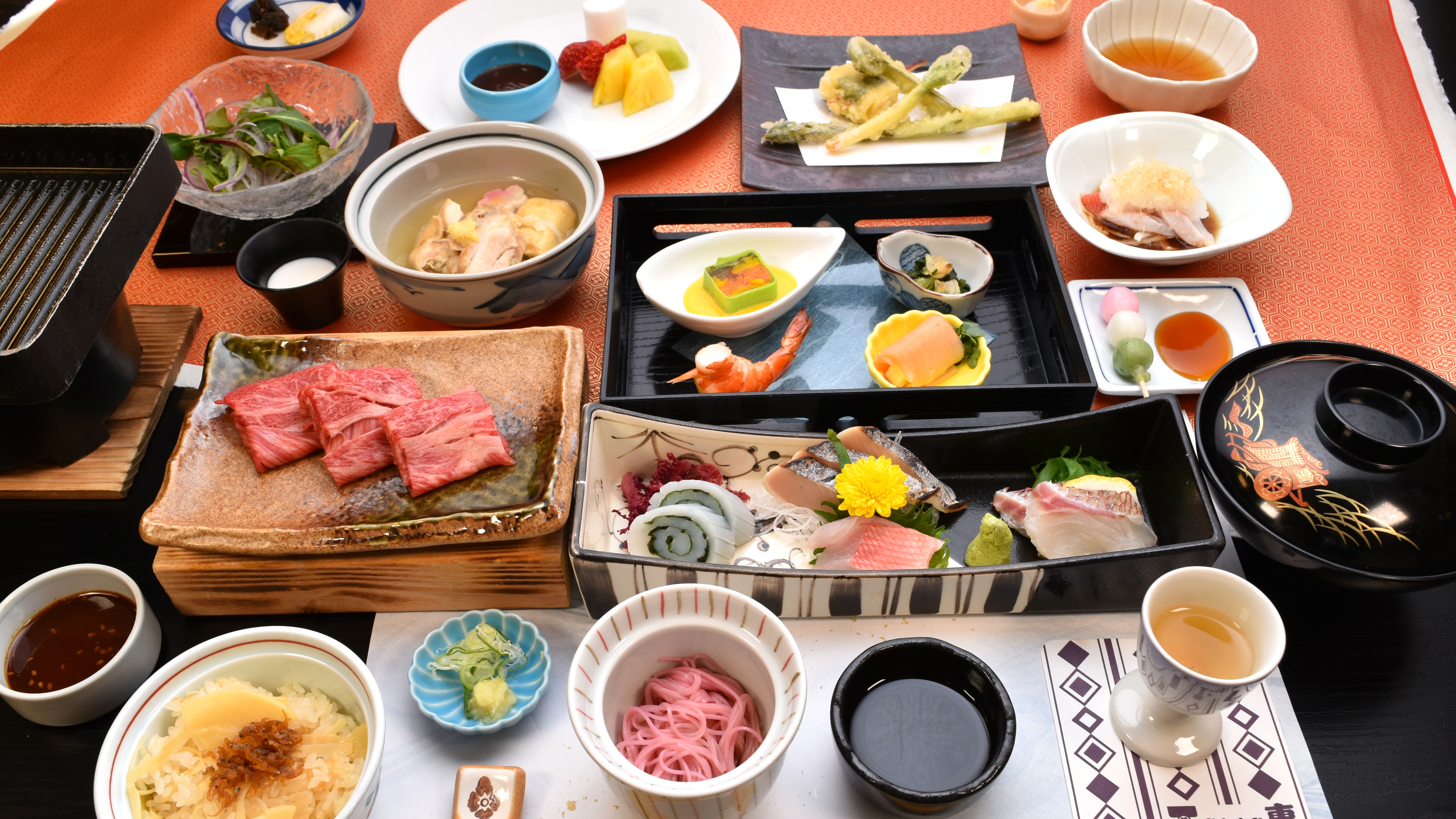 春のご夕食・スタンダードな会席「月の膳」の一例）