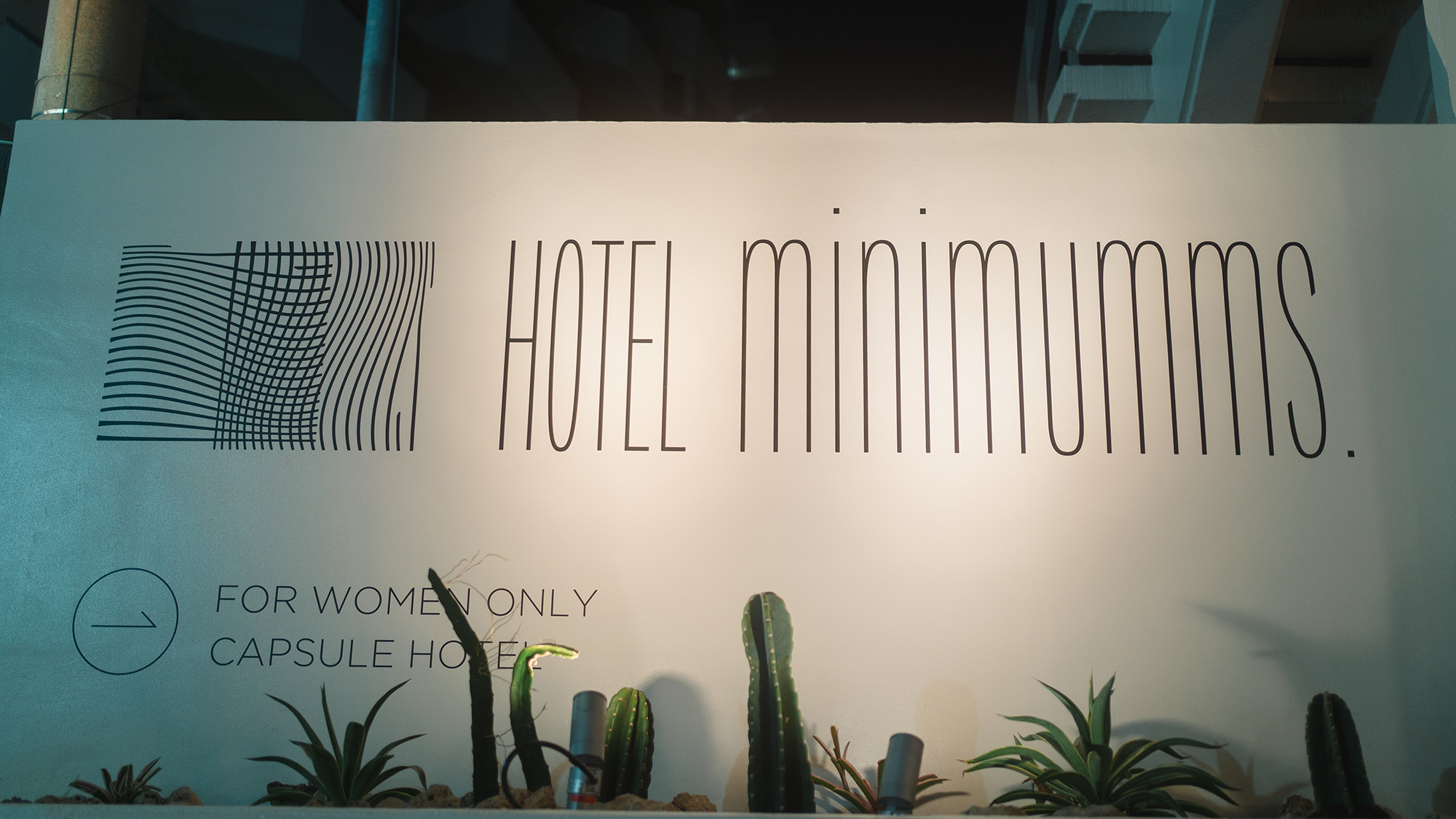 ・【外観】ゆいレール・牧志駅：徒歩約6分、美栄橋駅：徒歩約7分と駅近で便利