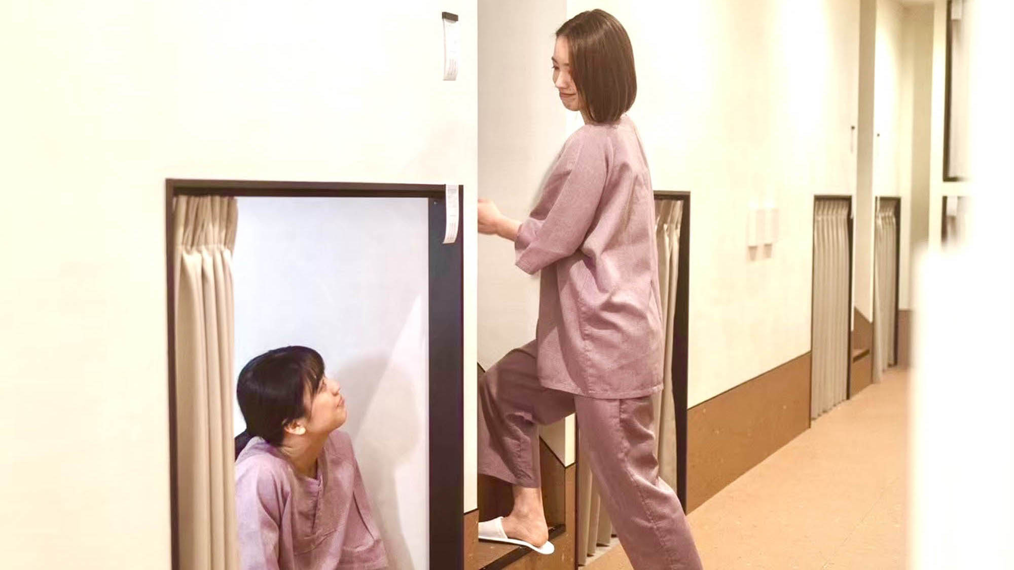 ・【カプセルタイプ（横型）】横型カプセルのため、寛ぎ時間に両隣を気にすることなくお過ごしいただけます