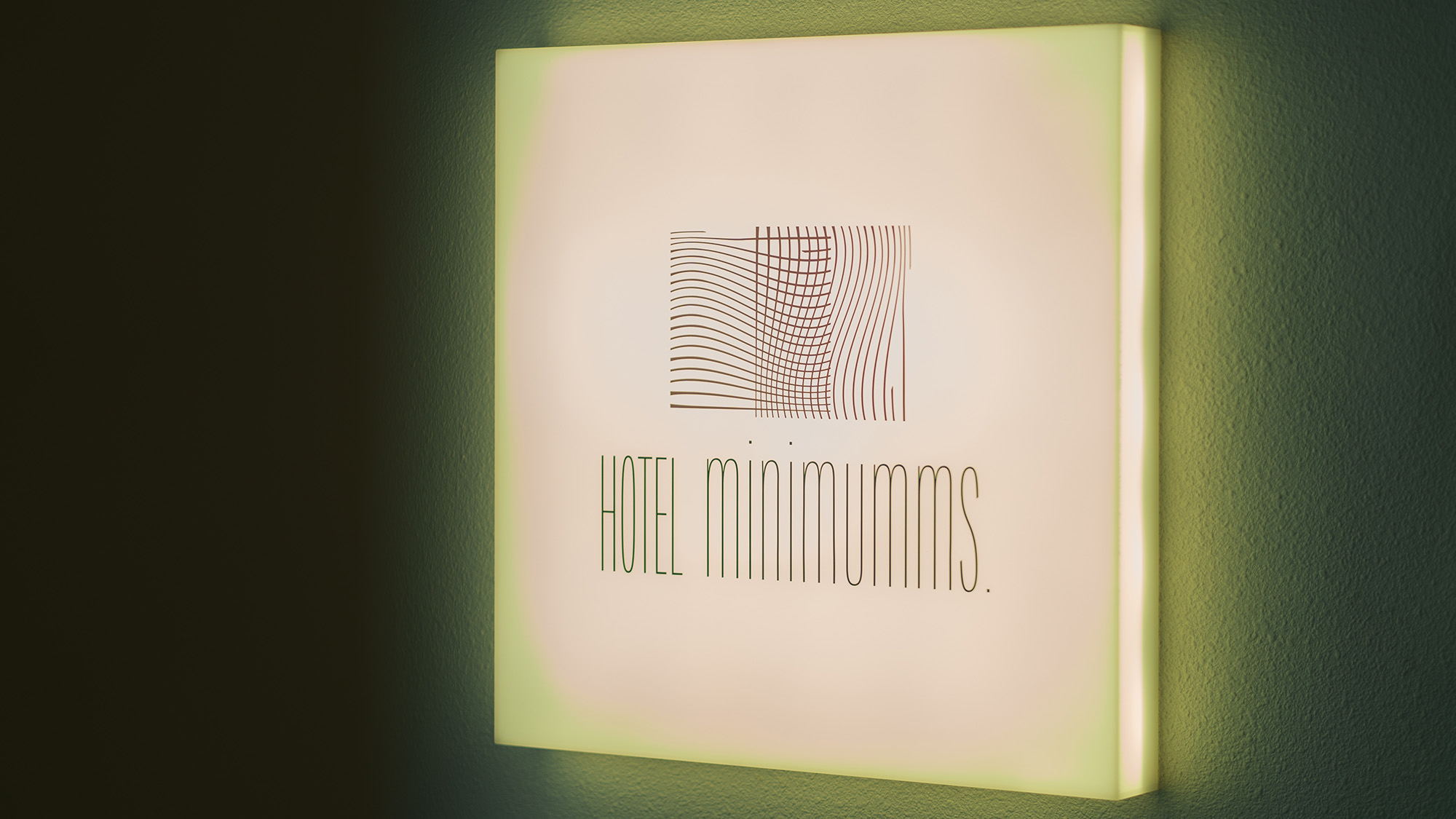 ・【看板】「minimumms.」には、"ミニマム"と、女性を示す「Ms.」の意味を込めています