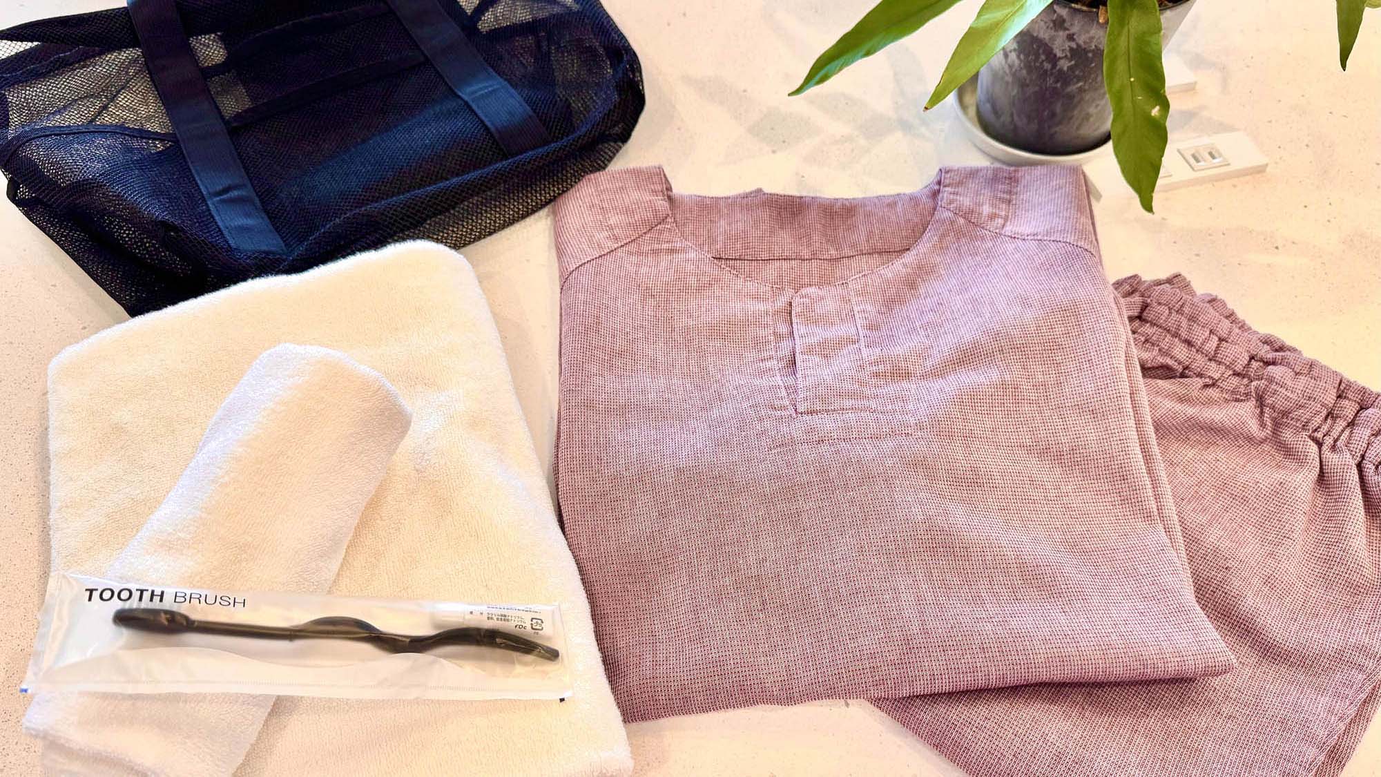 ・【アメニティ】パジャマは上下セパレートタイプ。動きやすく睡眠時も安心してお休みいただけます