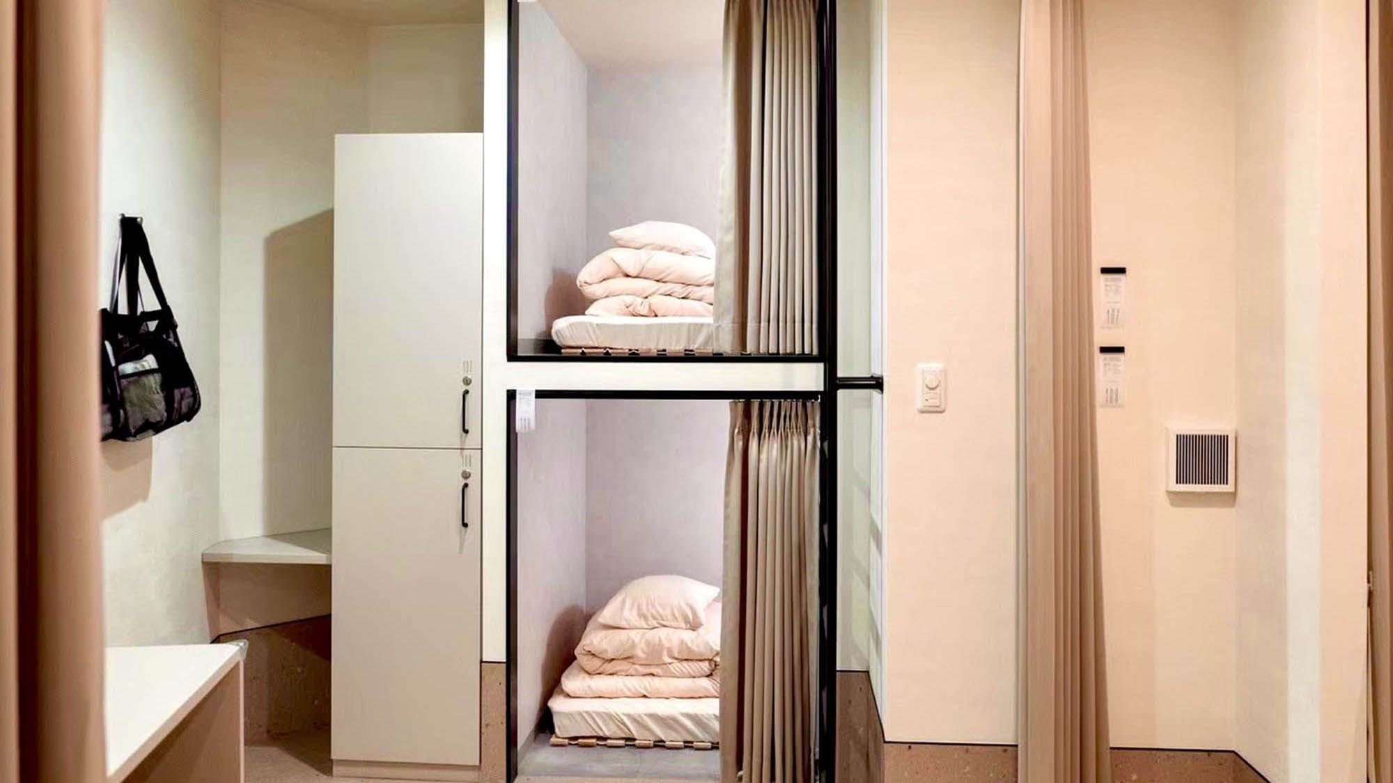 ・【キャビンツインタイプ】友人との旅行で、眠っている時の顔を見られたくない&hellip;という方におすすめです