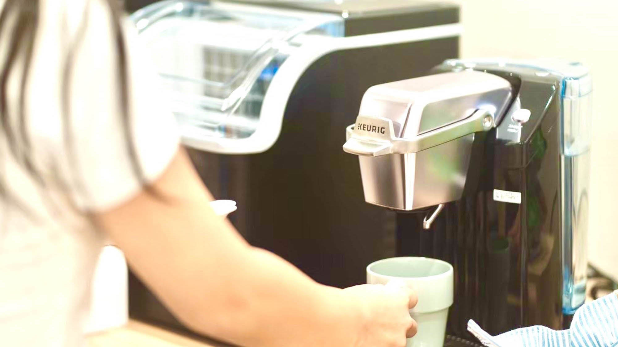 ・【フリードリンク】フリースペースでは、無料でコーヒーなどのホットドリンクをお楽しみいただけます