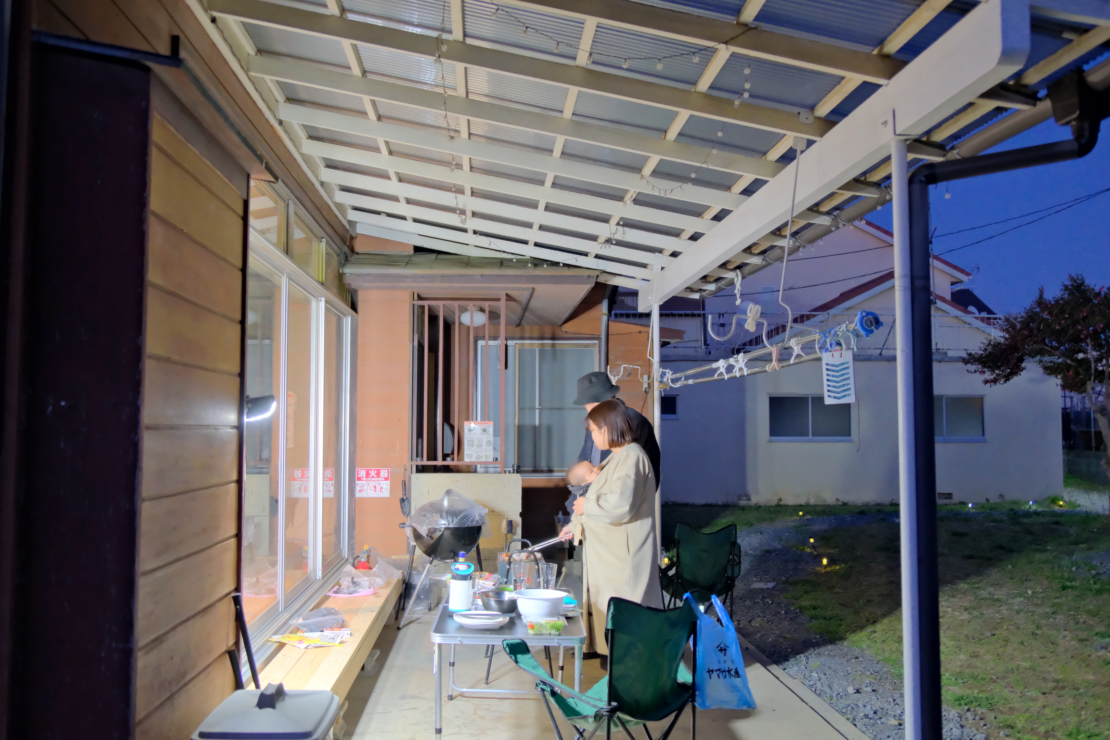 屋根付き、ウッドデッキ付き