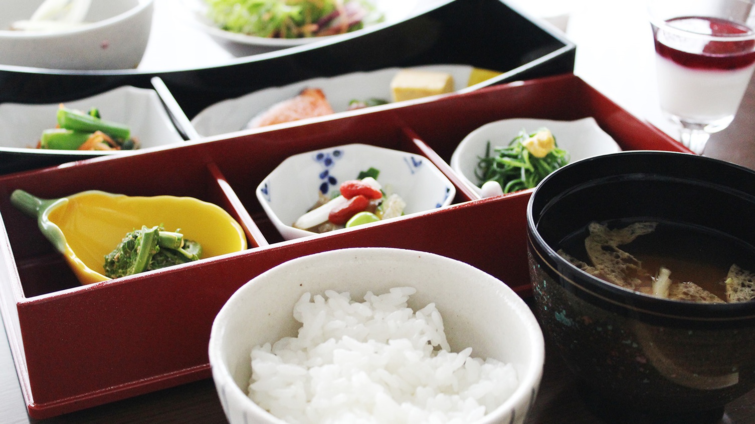 *【はぎ苑朝食】旬の素材を使った山形置賜地区の伝承料理