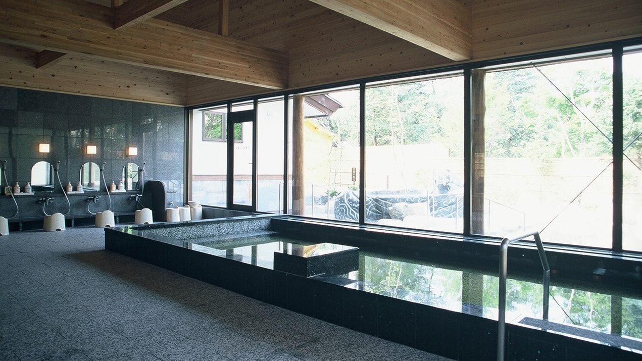 *【大浴場】広々とした空間で、温泉浴を満喫♪