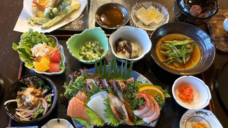＜2食付＞相席で弾む会話と笑顔に乾杯！いい旅、いい宿、出会いの始まりはなずなで♪