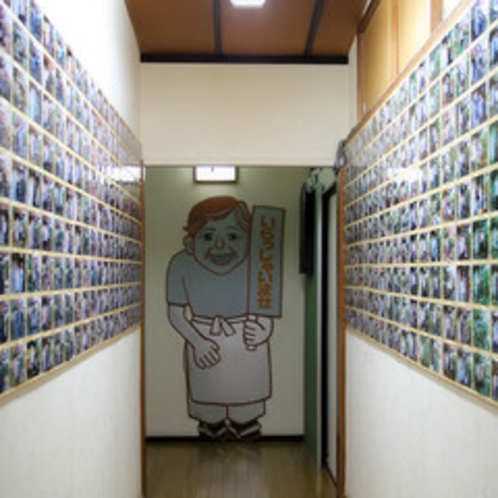 廊下の記念写真