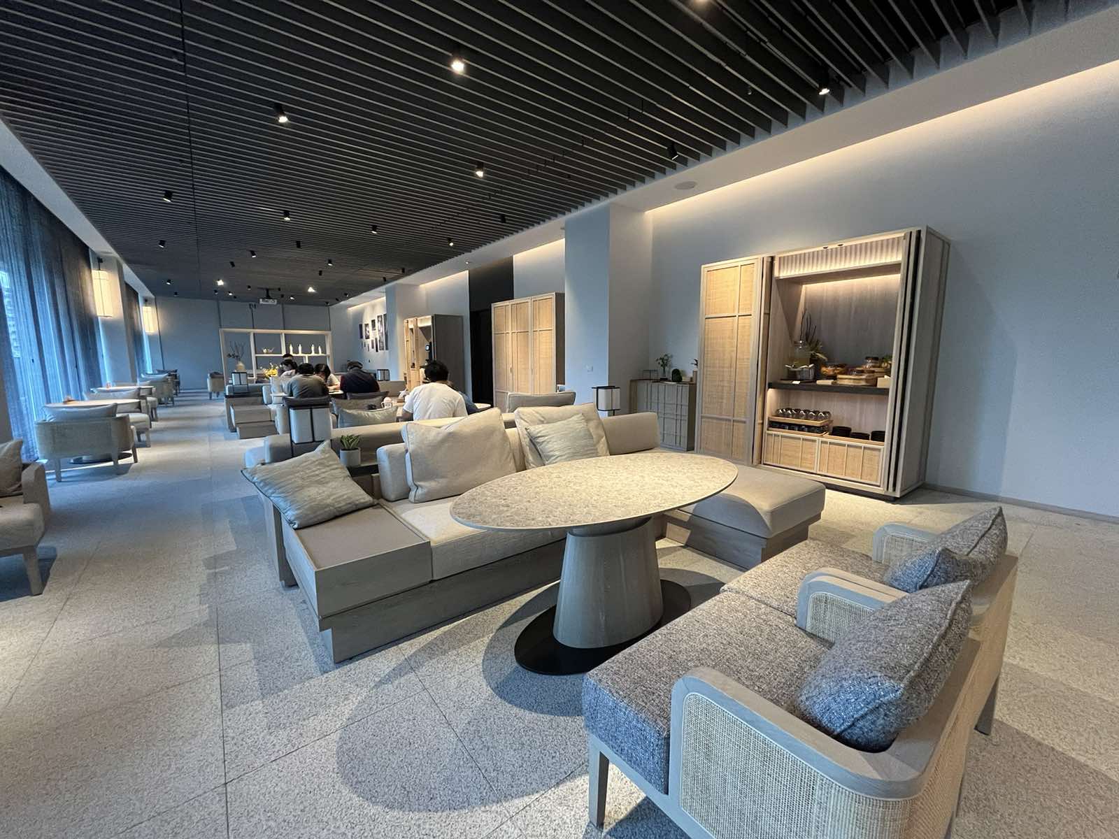 ラウンジ利用無料