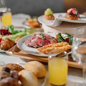 オールデー ダイニング セリーナ