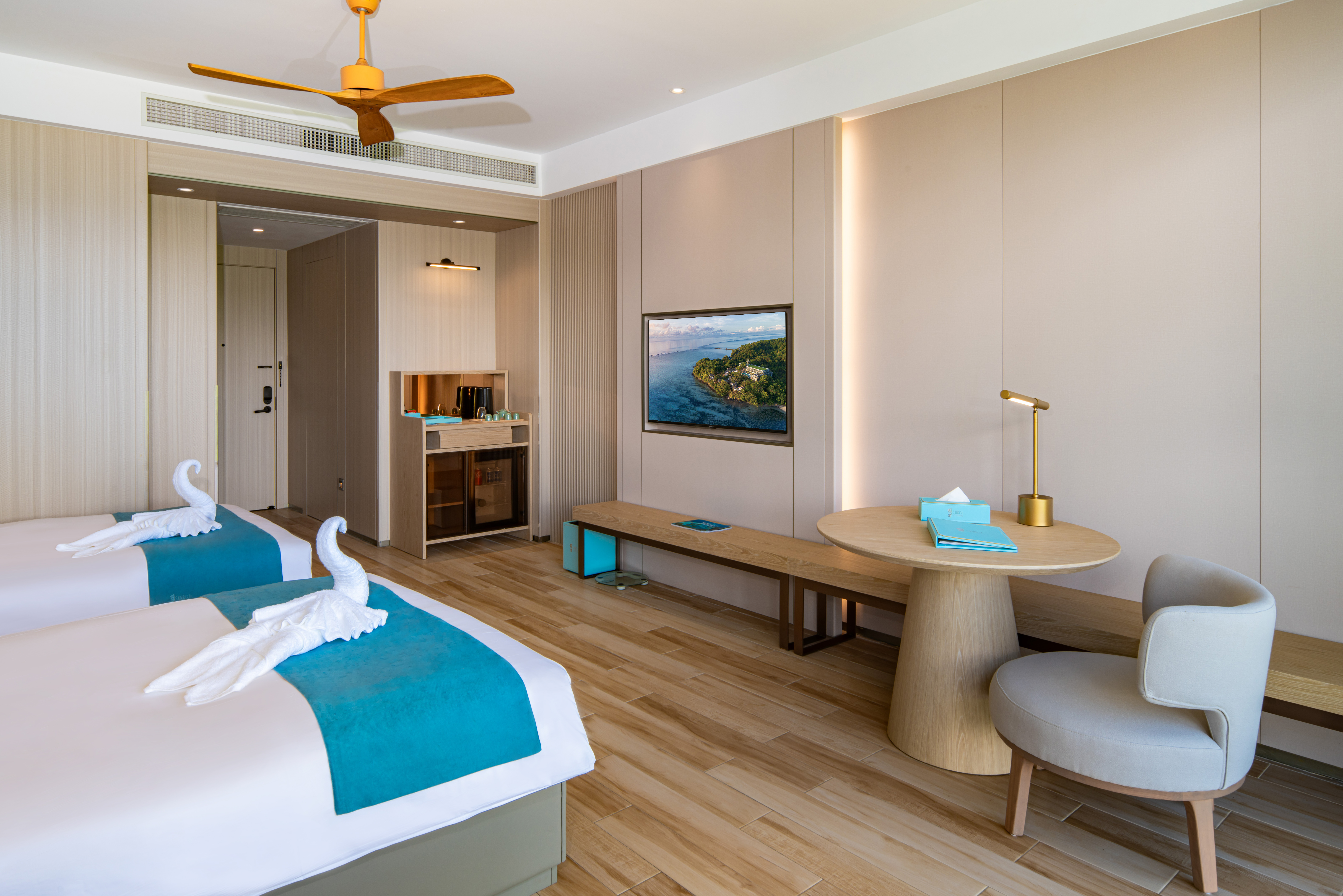 Superior Mountain View