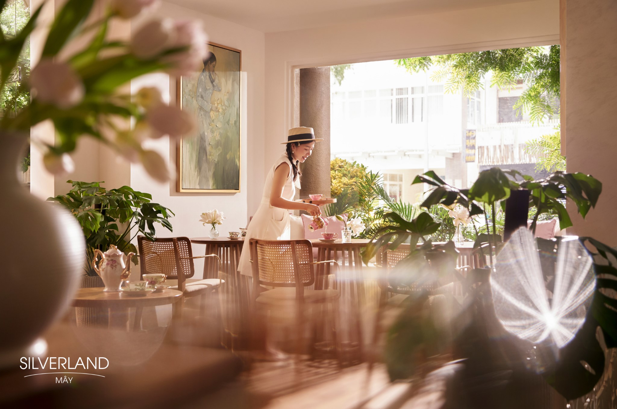 Bason Caf&eacute; Thi Sach