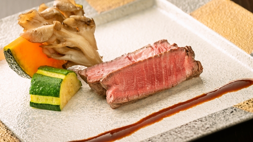 ■—ぴのんプレミアム—■お肉料理が地元ブランド牛にグレードUP！お箸でどうぞ　＜貸切風呂無料＞