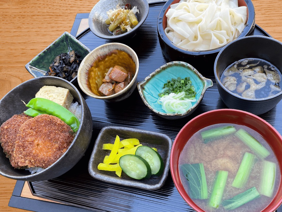 【2食付】朝食・夕食付きプラン★夕食は地元名物ソースかつ丼とひもかわうどんで舌鼓