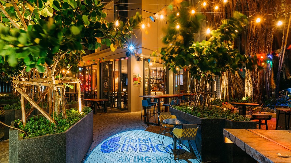 バー＆レストラン