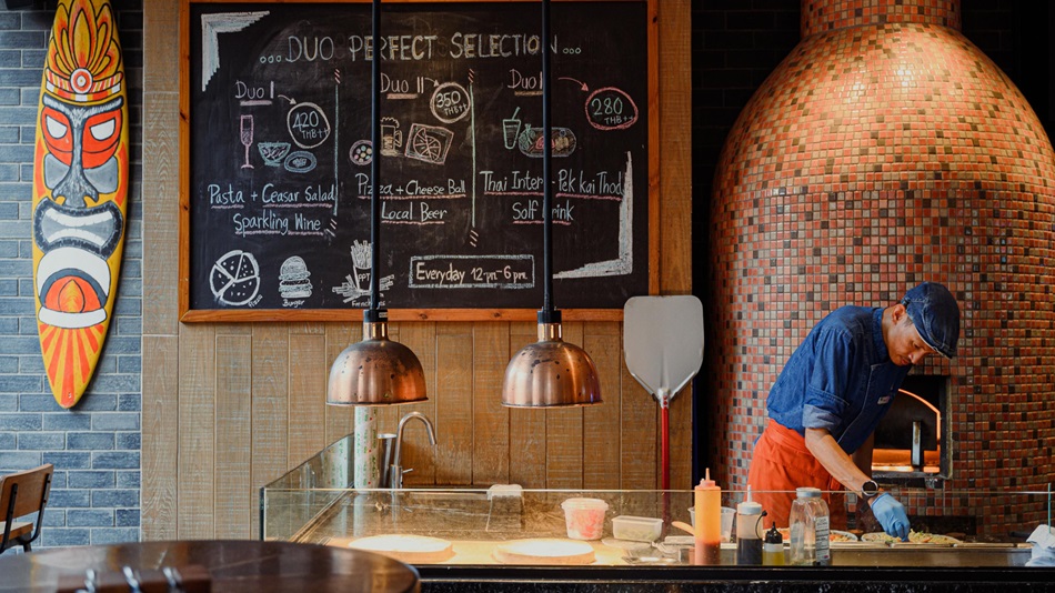 バー＆レストラン