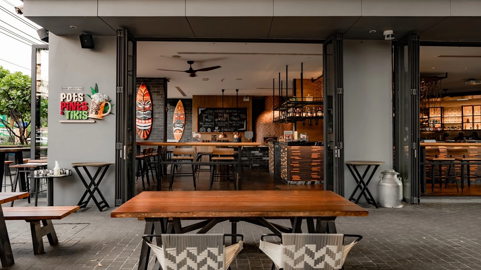 バー＆レストラン