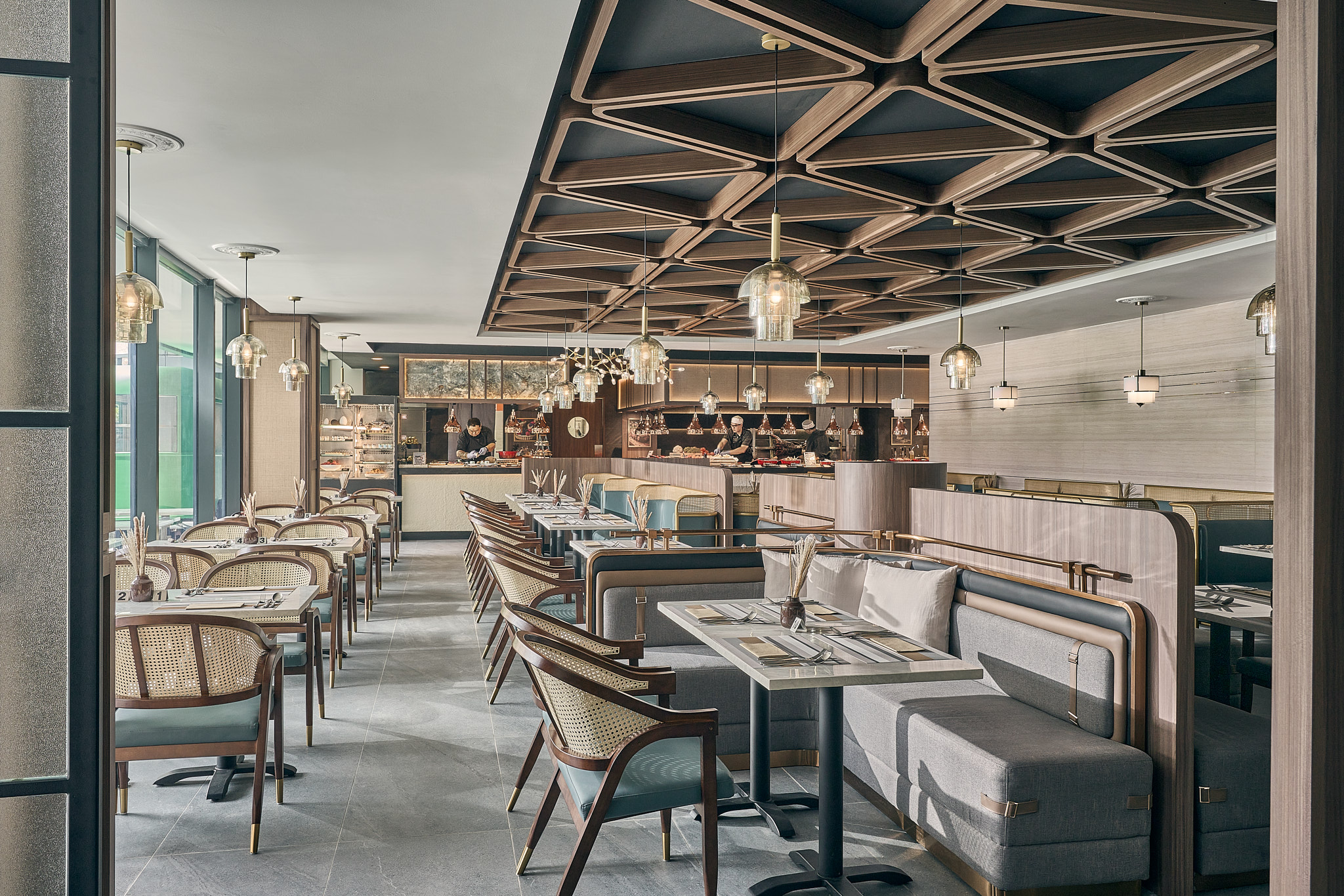 レストラン「Chara Brasserie」