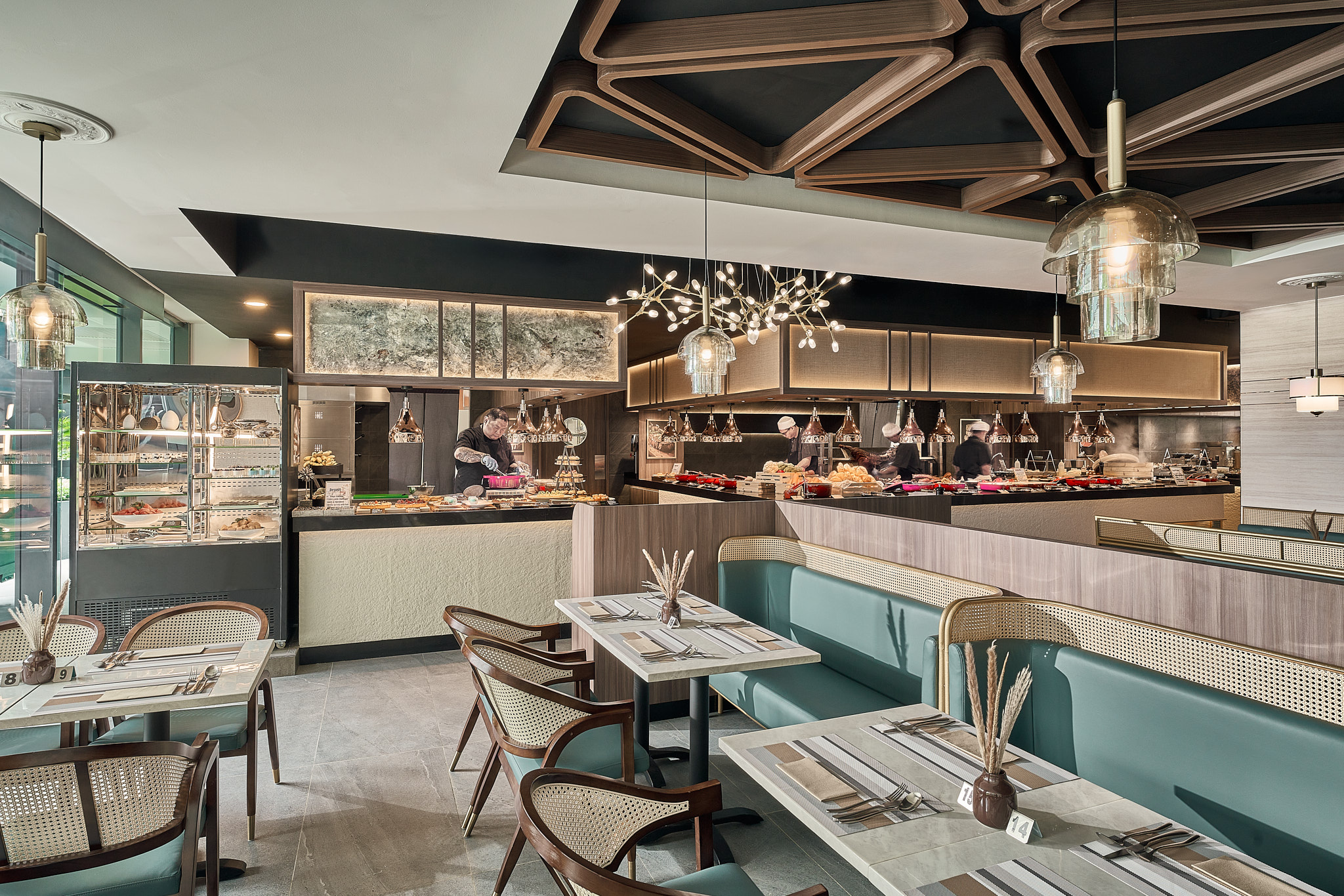 レストラン「Chara Brasserie」