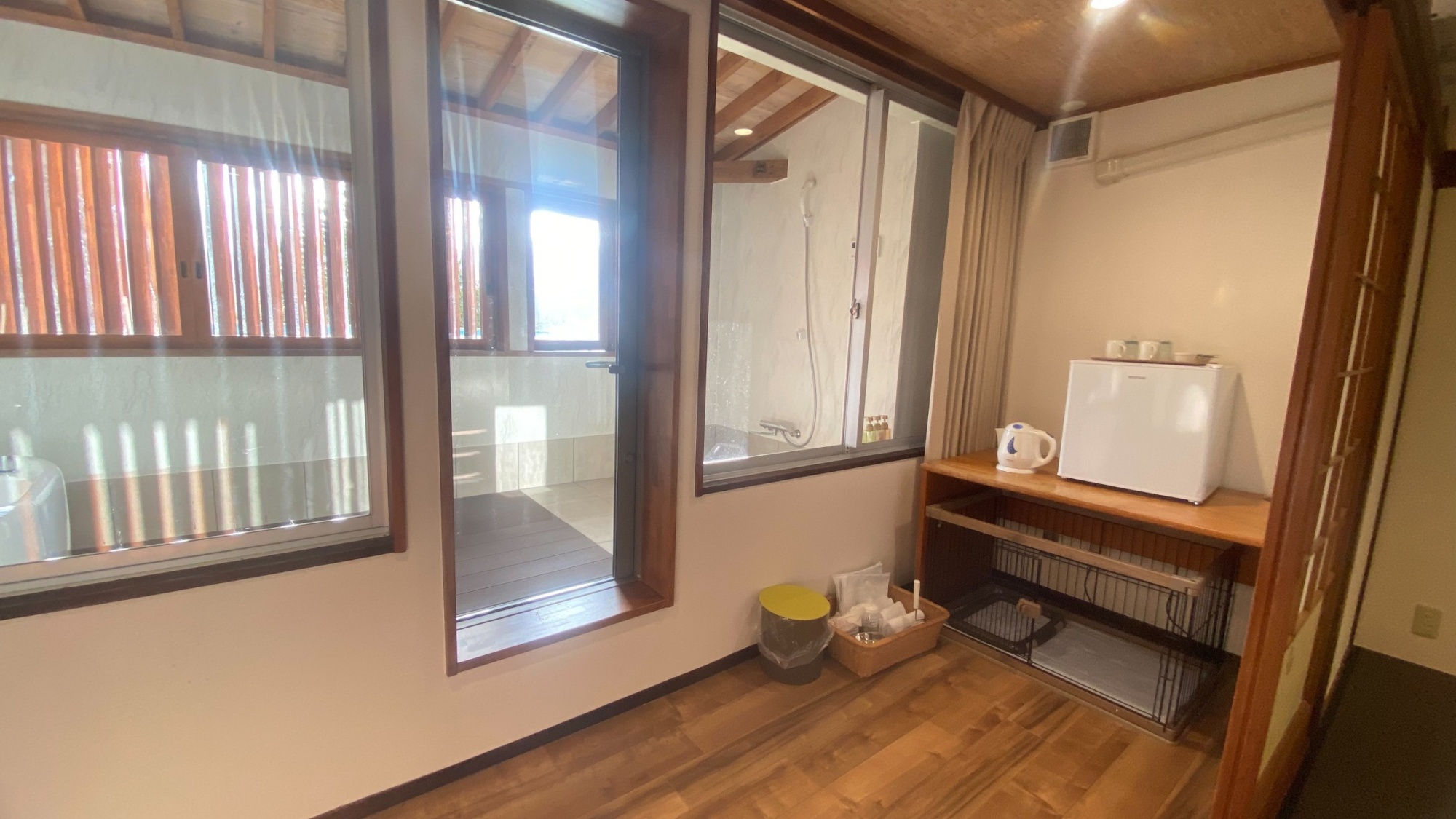 和室10畳【わんちゃんと一緒】半露天風呂付客室