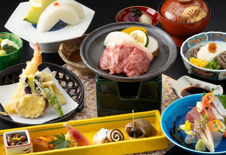 会席水明（お食事の一例）