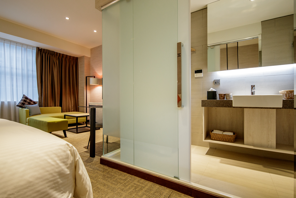 デラックスクアドルーム