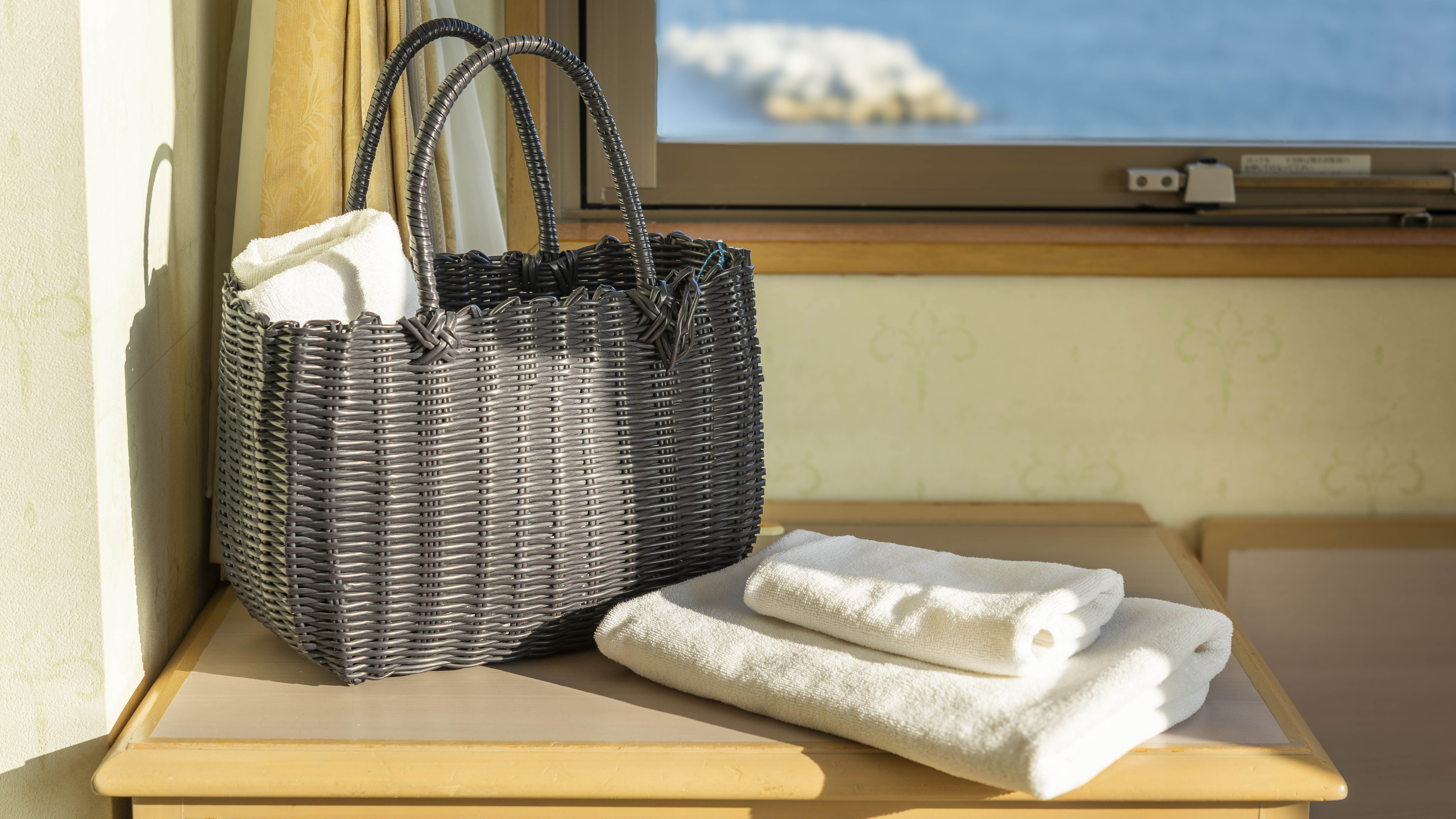 湯カゴ。大浴場ご利用の際お使いください。