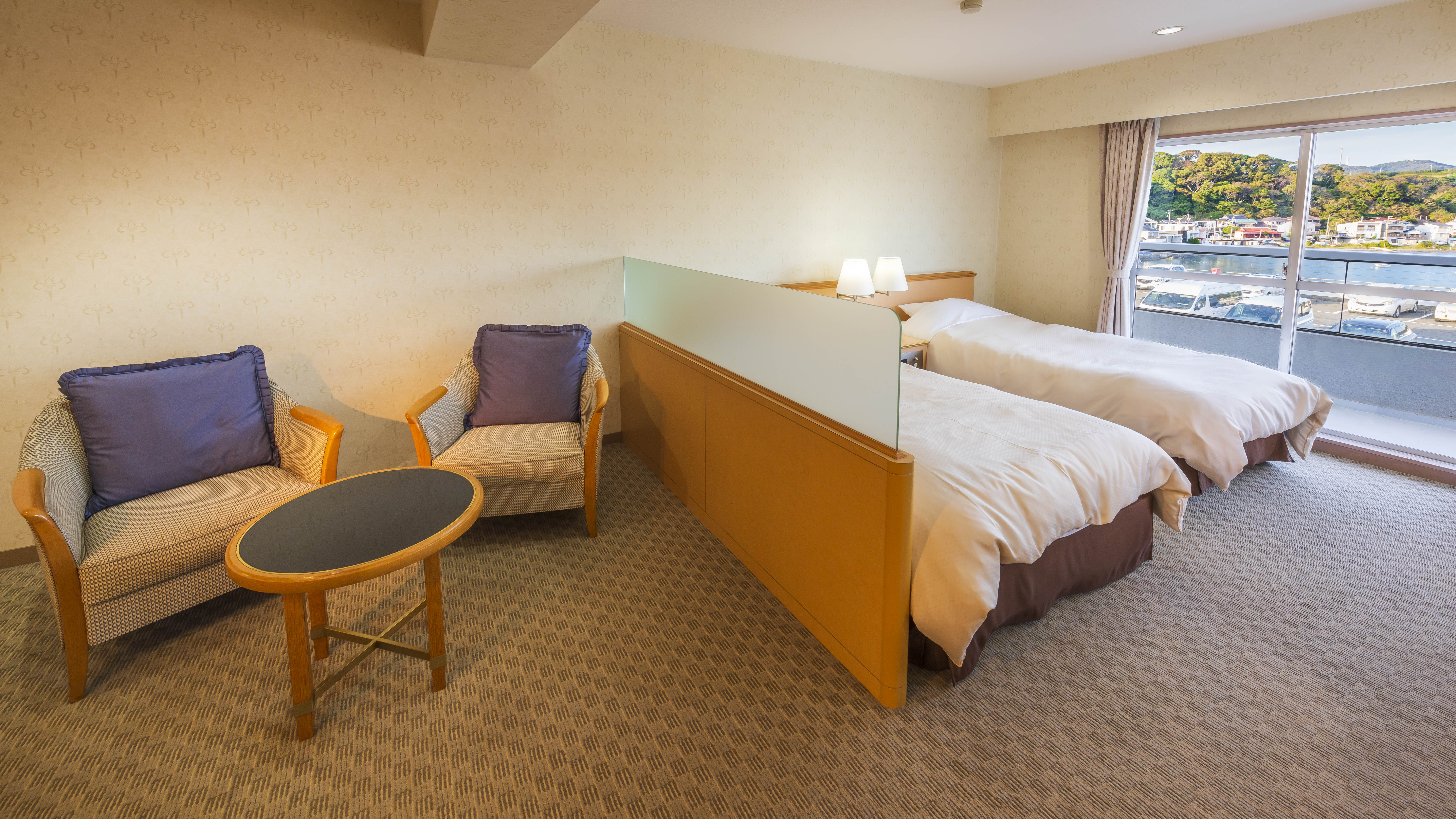 【パーキングサイドツイン】４階28～31㎡。（定員２名）