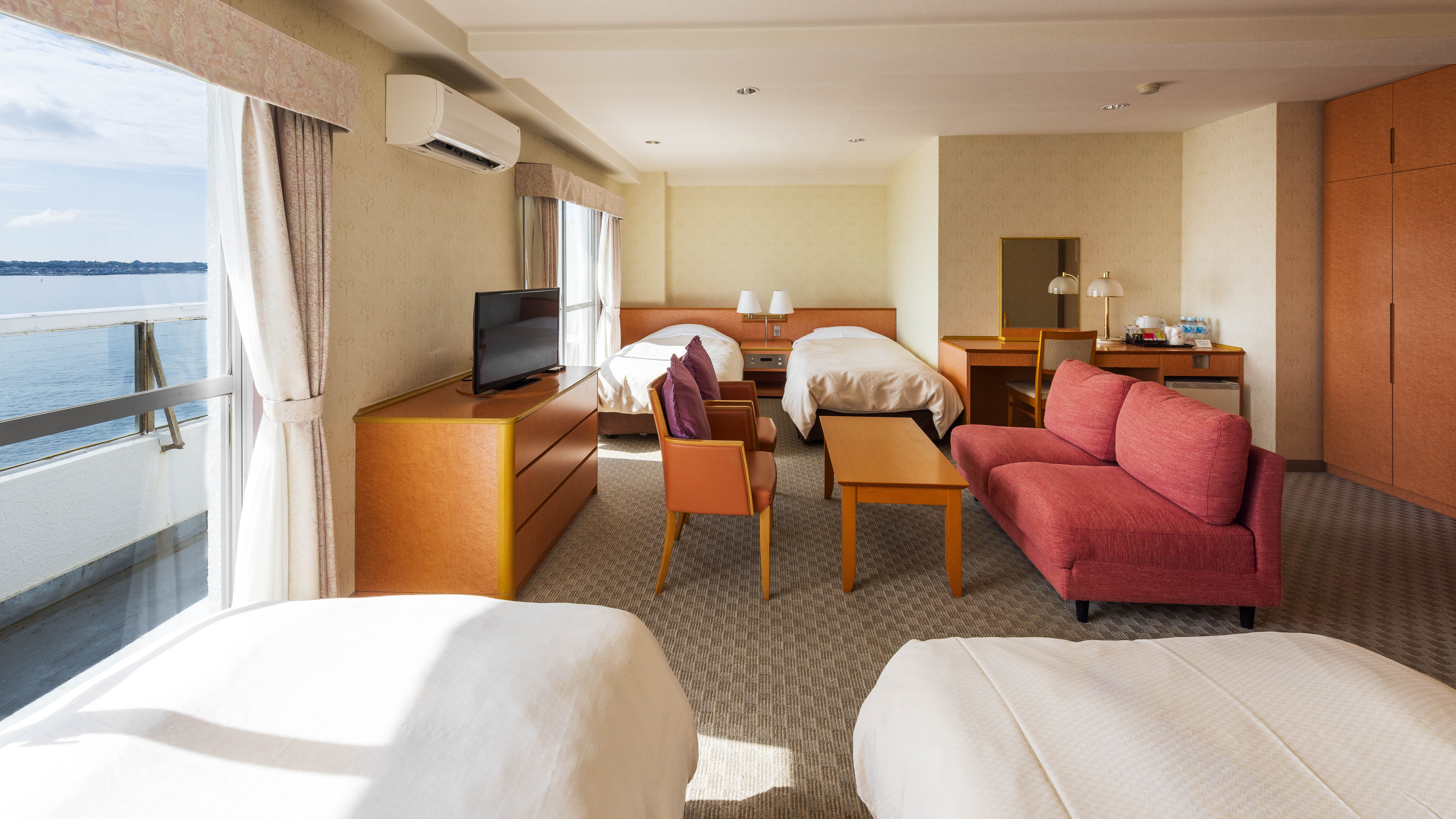 【ファミリールーム】38㎡。グループ旅行やご家族に人気のお部屋です。