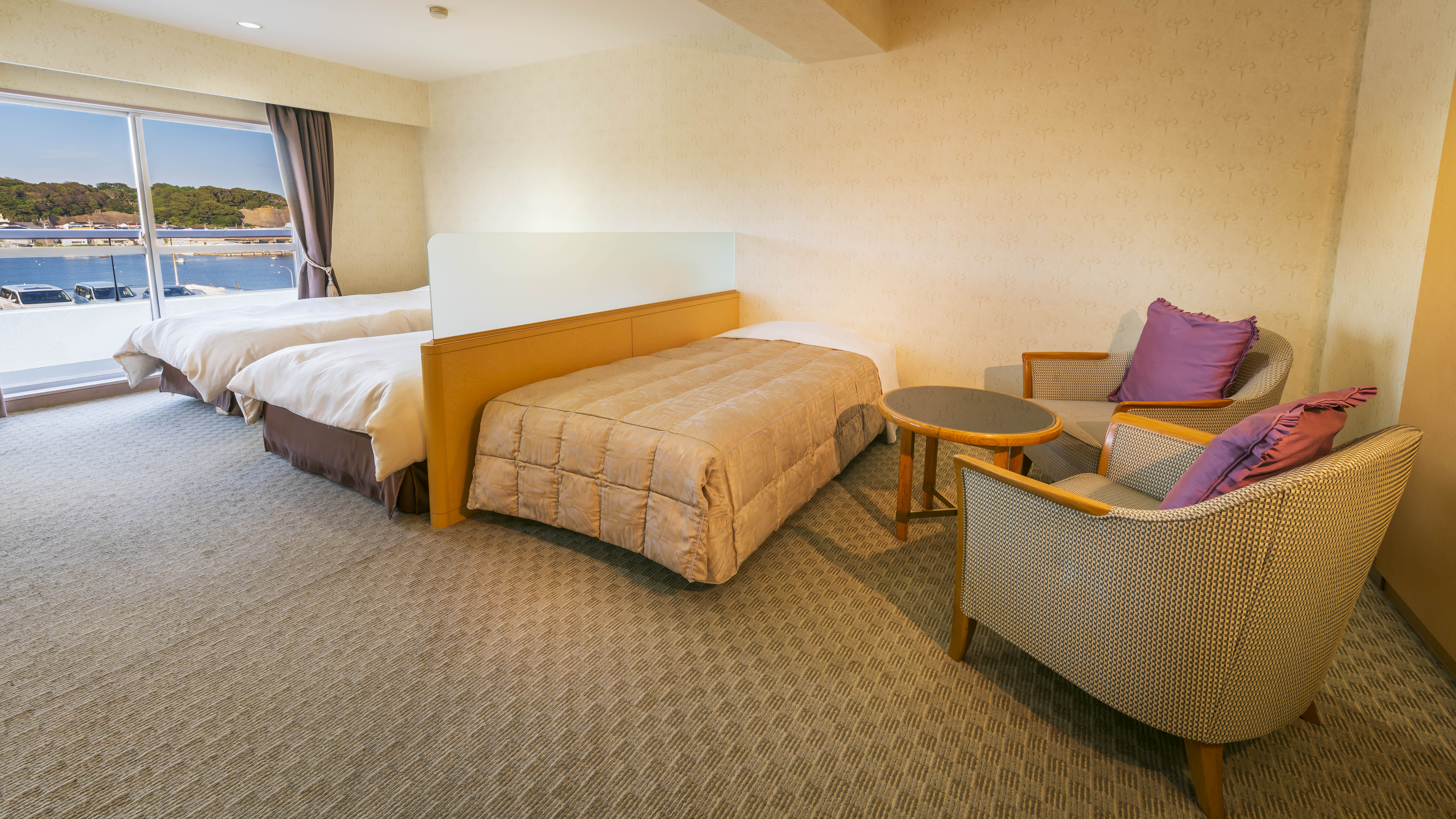 【パーキングサイドツイン】４階28～31㎡。（定員２名）　3名の場合はベッドを１台ご用意いたします。