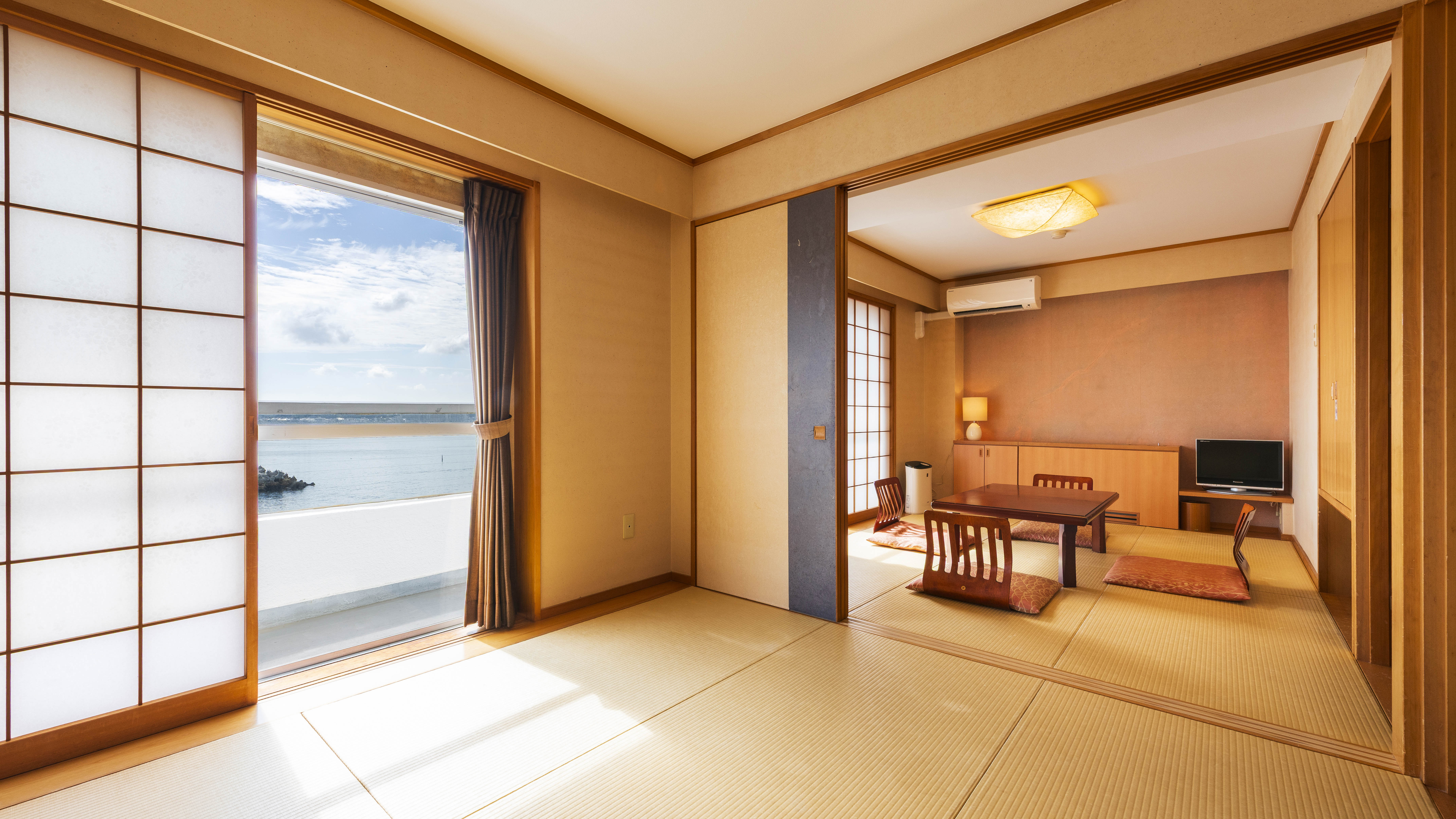 【和室】38㎡（定員４名）４階/５階に各２部屋。６畳二間続きで小さなお子様も安心してお過ごし頂けます