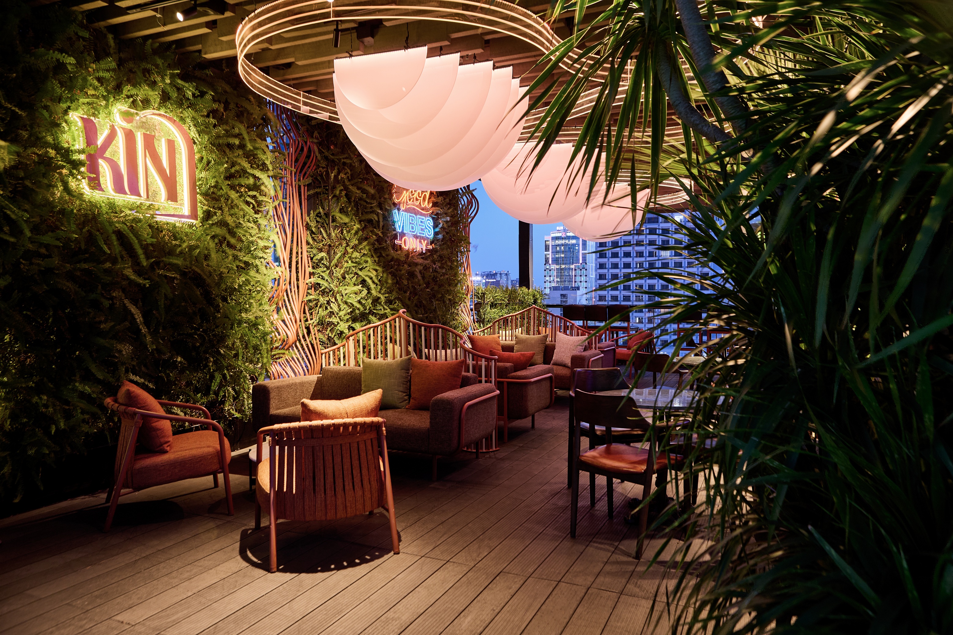 ルーフトップバー