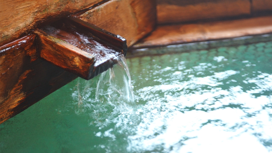 ・【大浴場】宿のすぐそばの地下450mから汲み上げる湯は純重曹泉