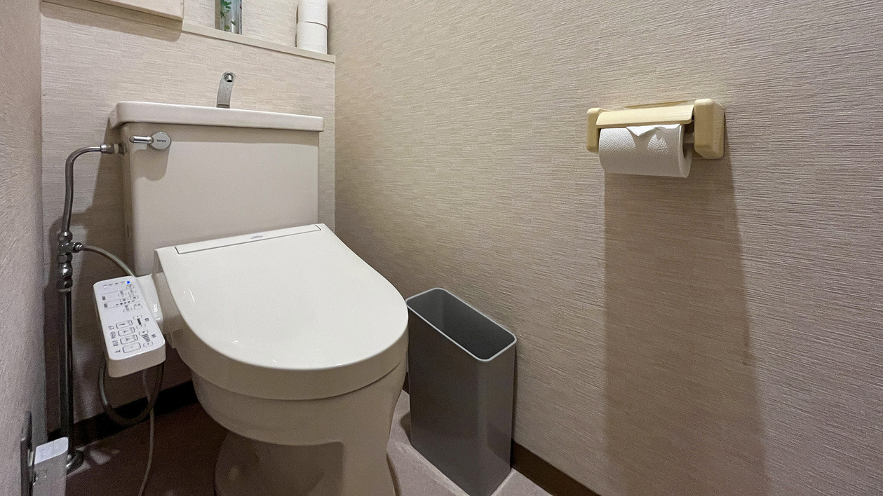 #客室内にトイレを備えた和室で、ゆったりとおくつろぎください。