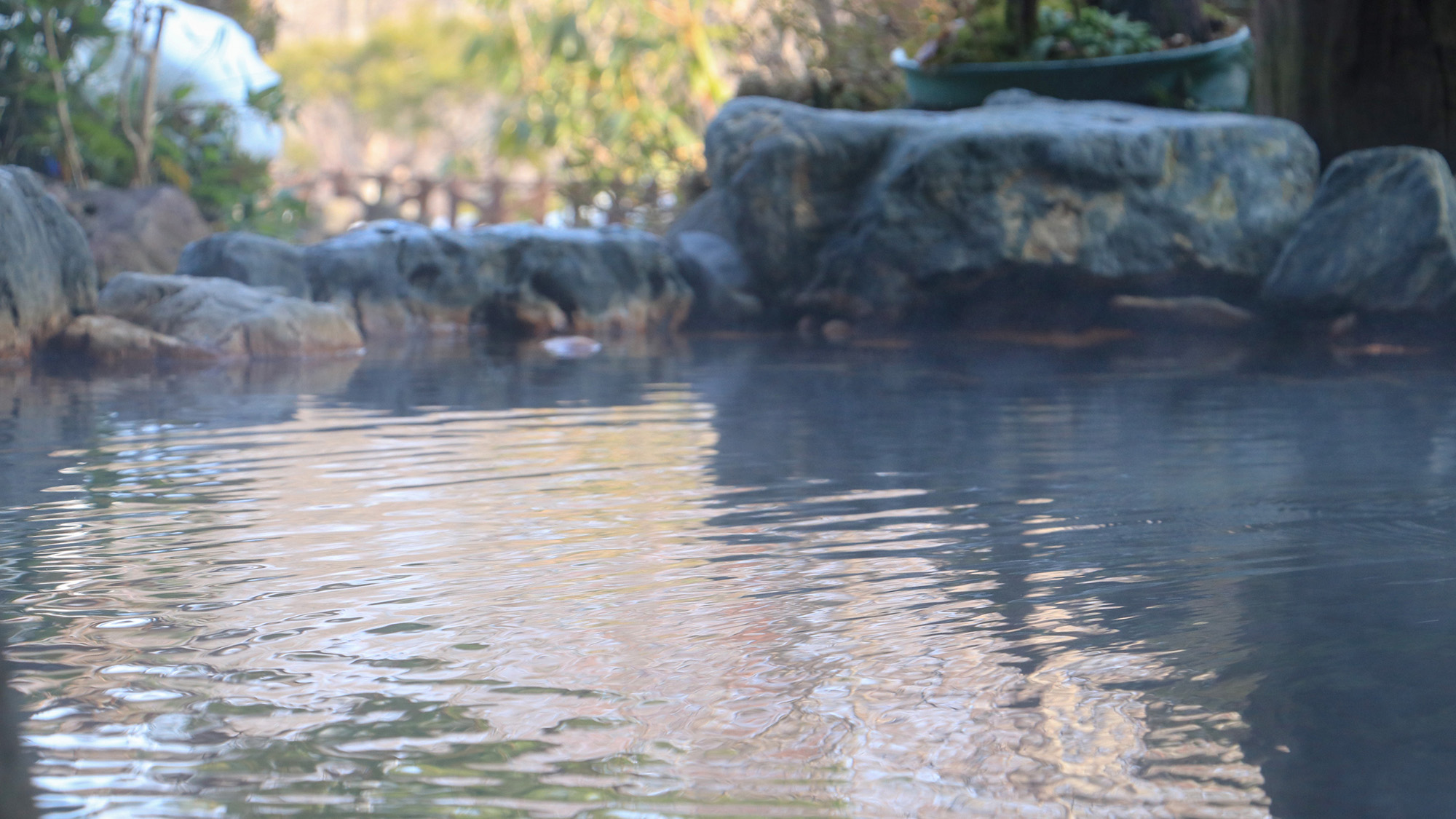 #福寿の湯ー露天　源泉100％かけ流し。やわらかな湯に包まれ、冬は雪景色とともに。 (2)