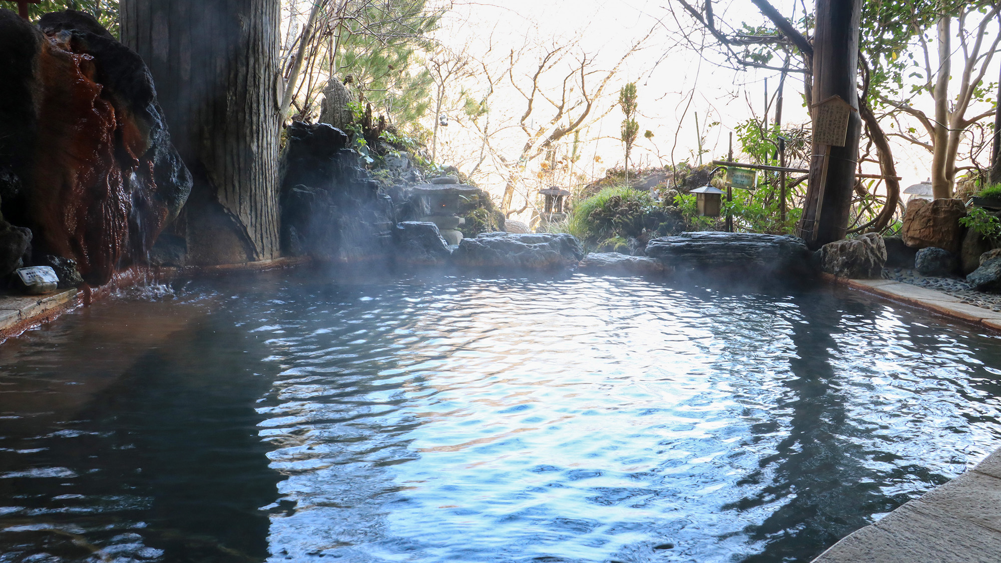 #美麗の湯ー露天　冬の時期は雪見風呂を堪能。
