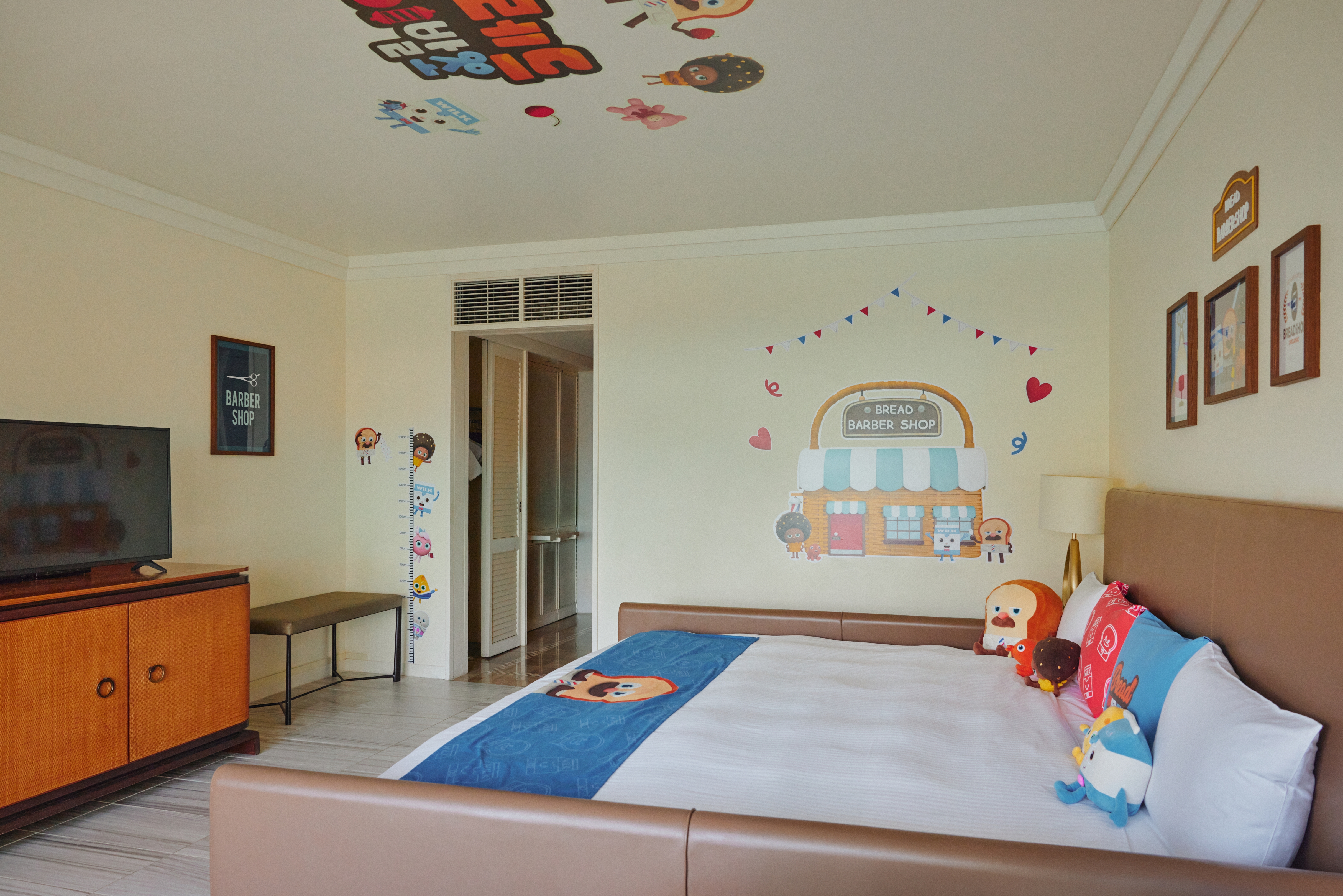 クラブブレッドバーバーショッププールサイドルーム