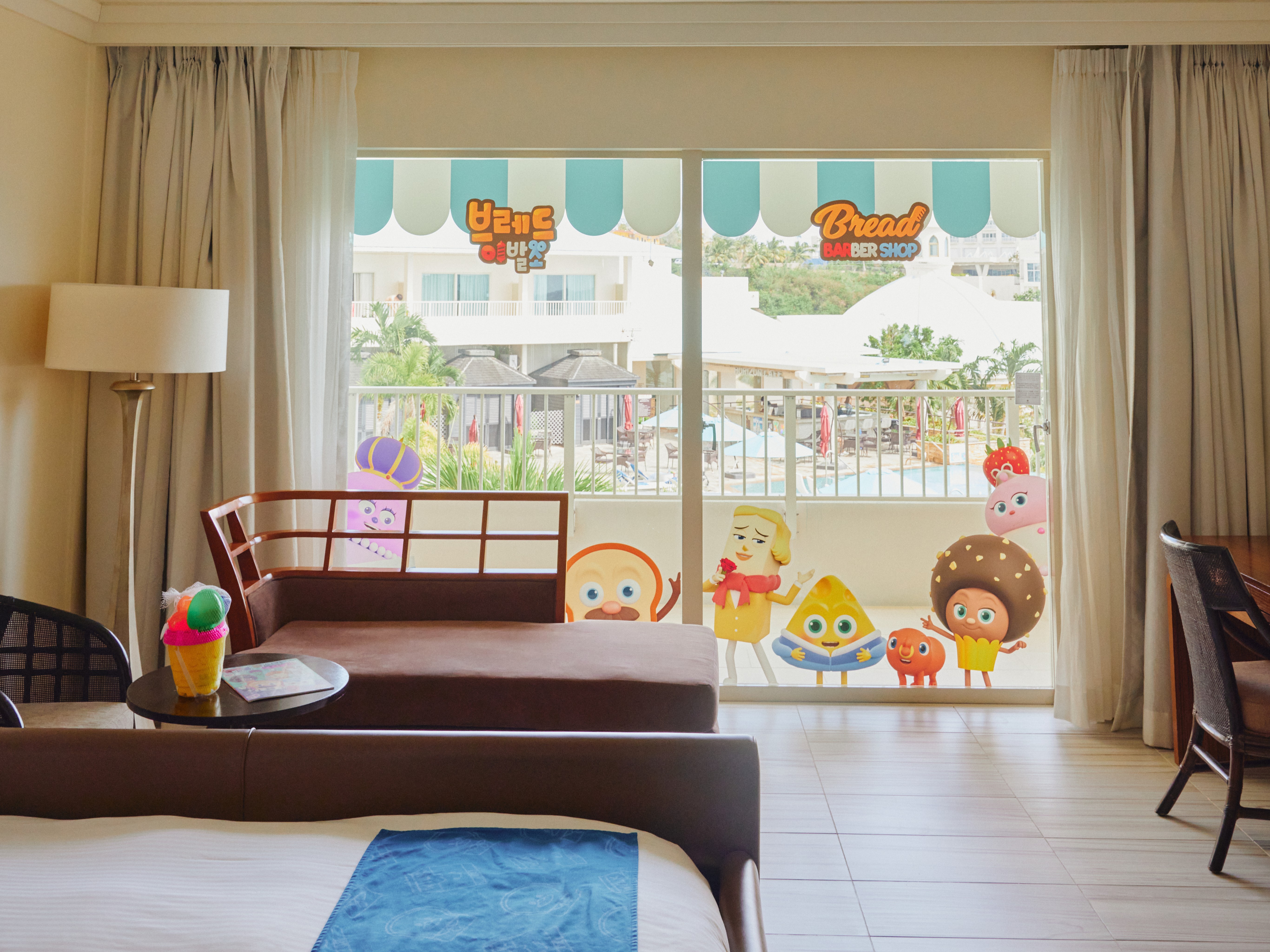 クラブブレッドバーバーショッププールサイドルーム