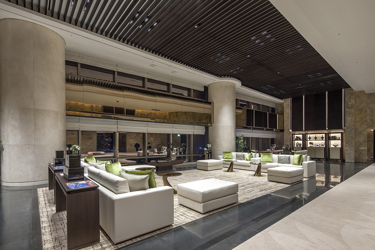 高層階受付（38階）