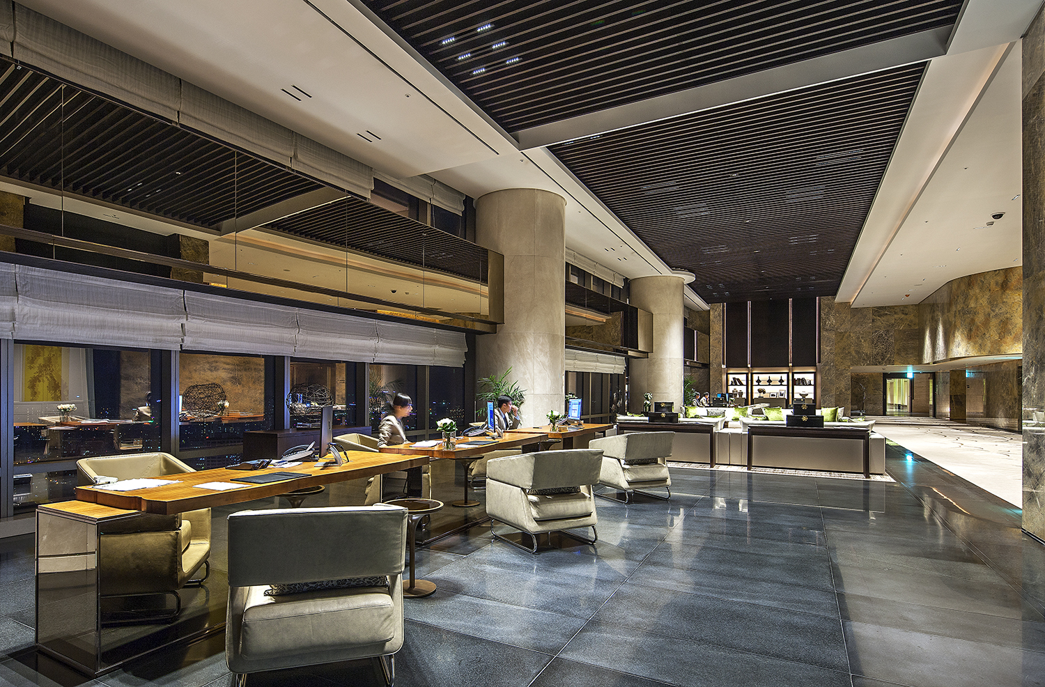 高層階受付（38階）