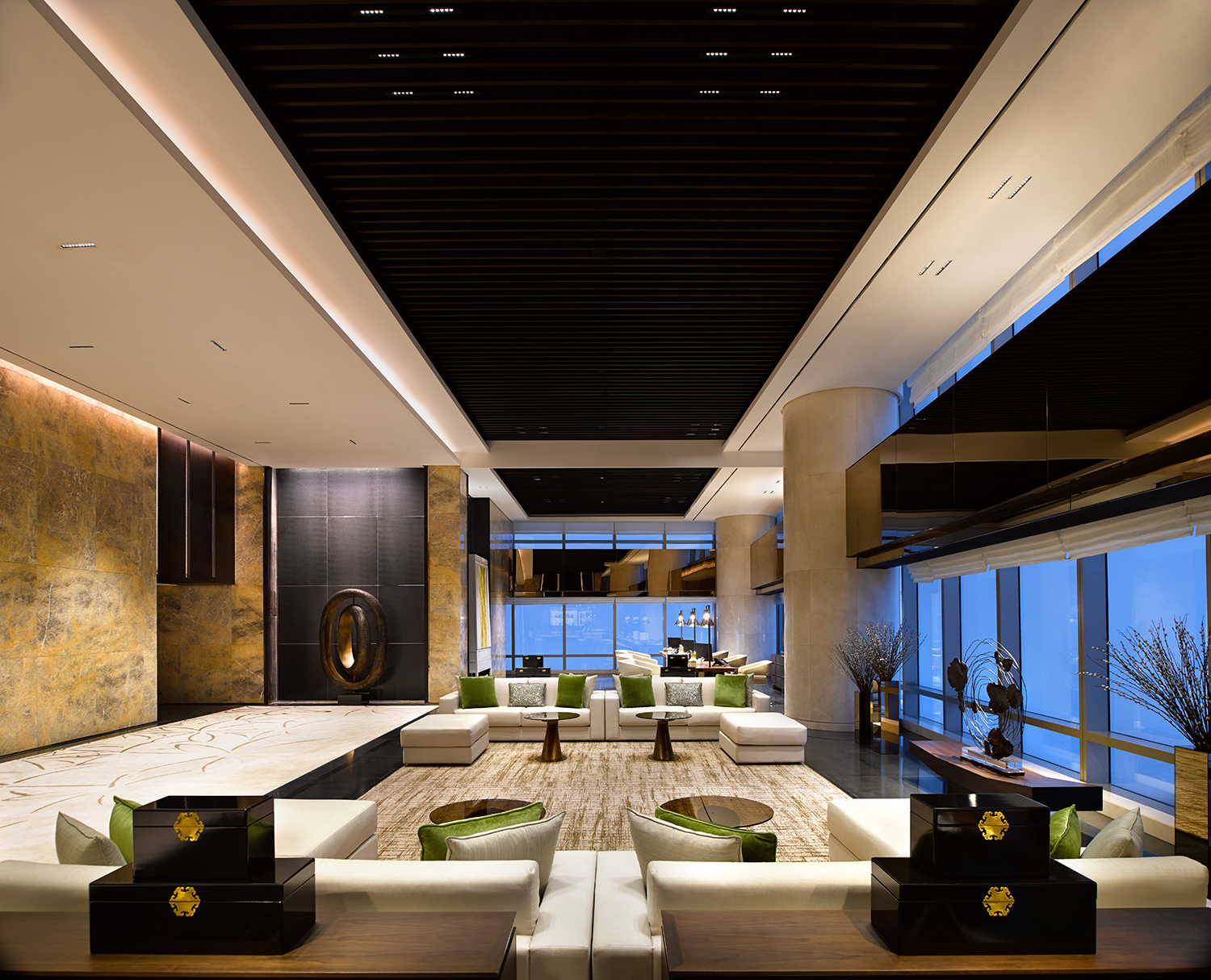 高層階受付（38階）