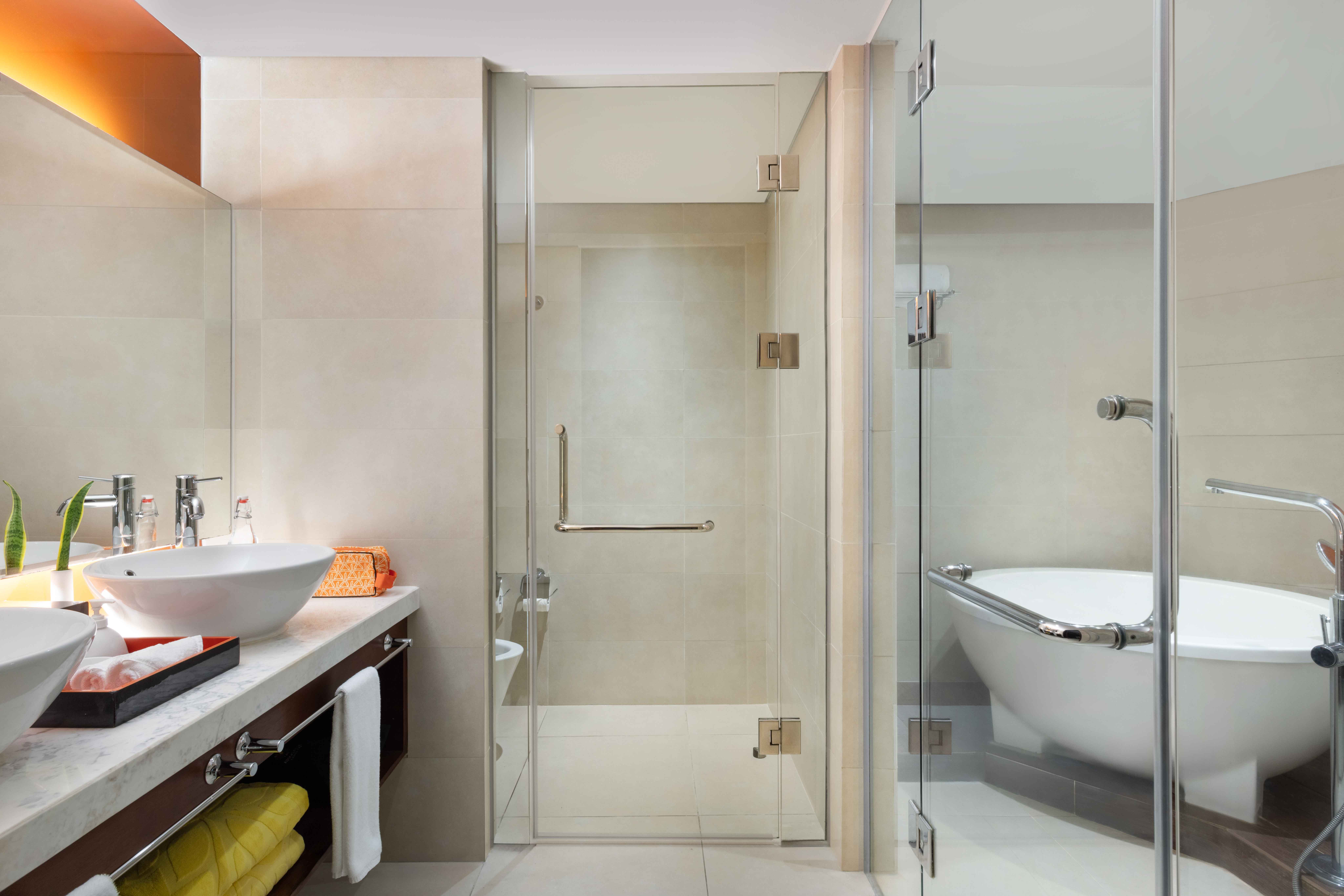 Seaview One-bedroom Pool Suite - Bathroom