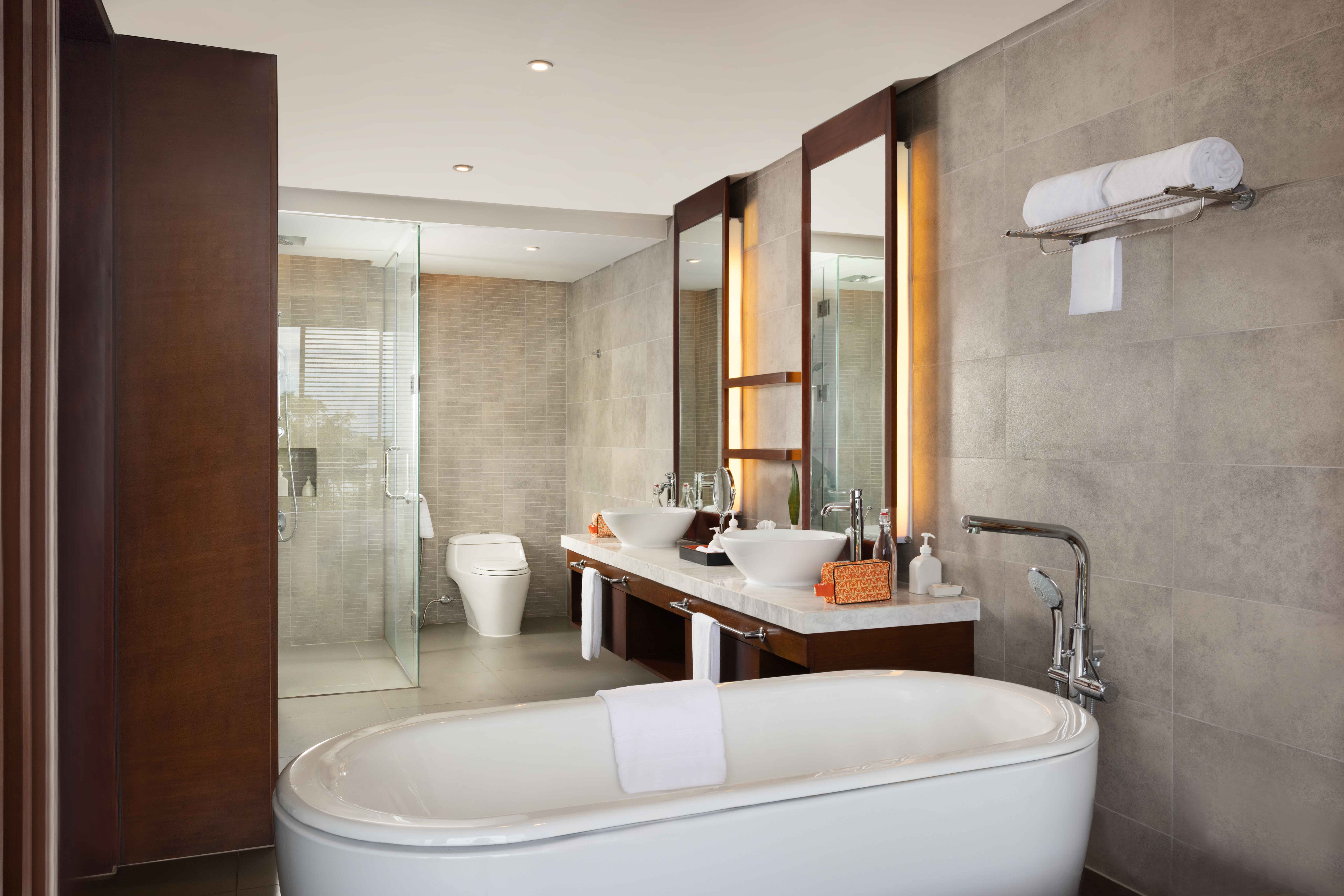 Garden Balcony King Grand - Bathroom (2)