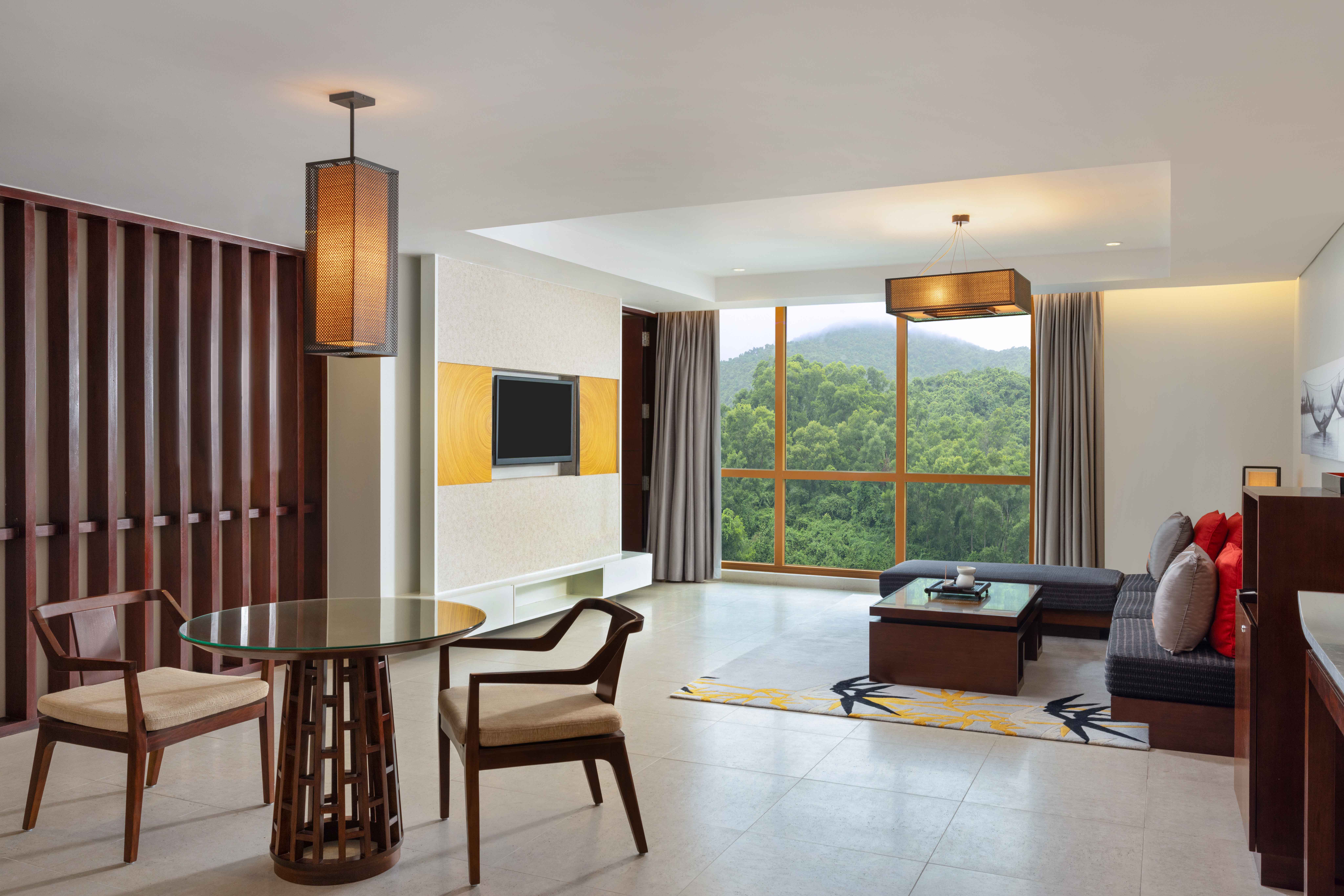 Seaview One-bedroom Pool Suite - Living Room