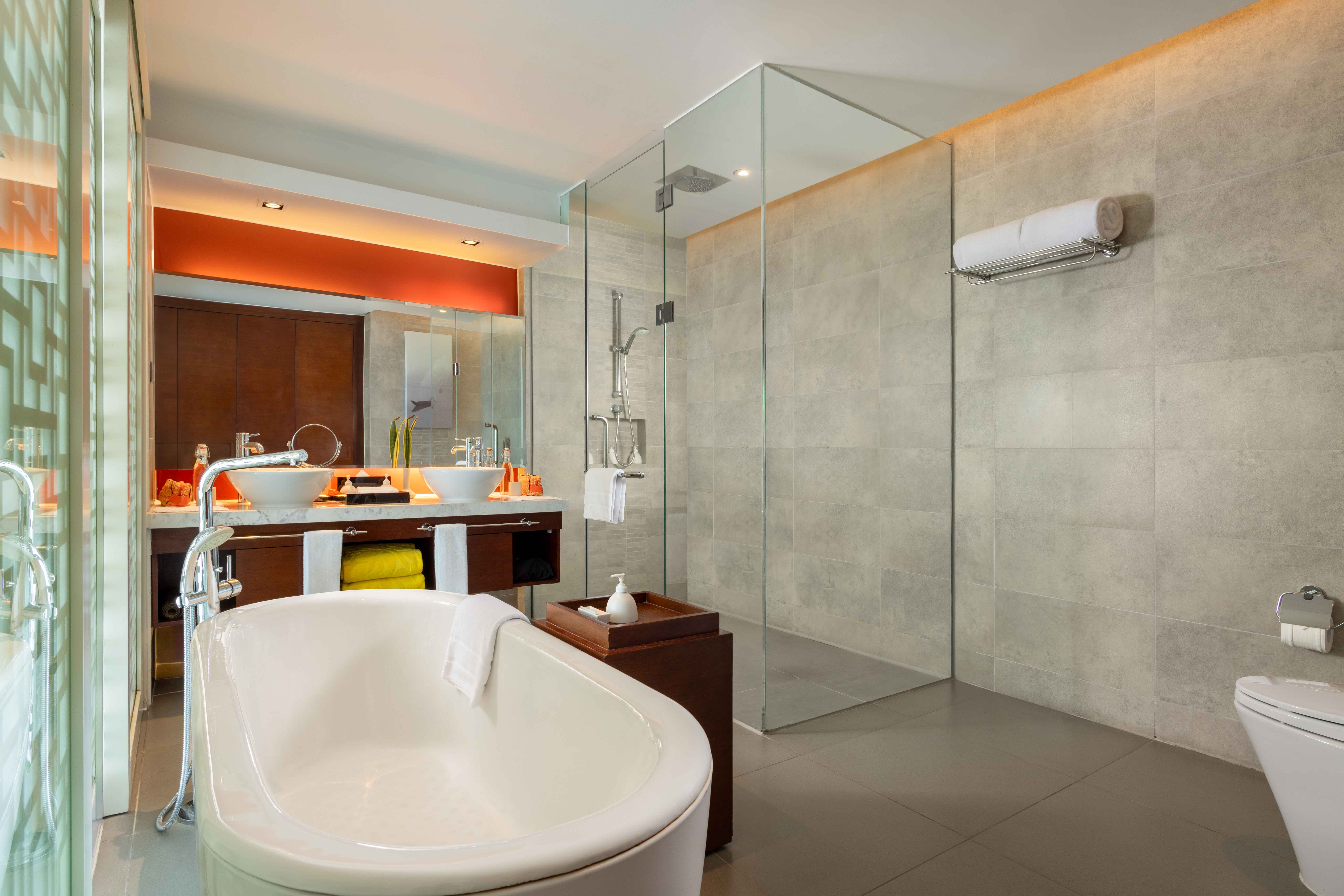 Beachfront One-bedroom Pool Suite - Bathroom