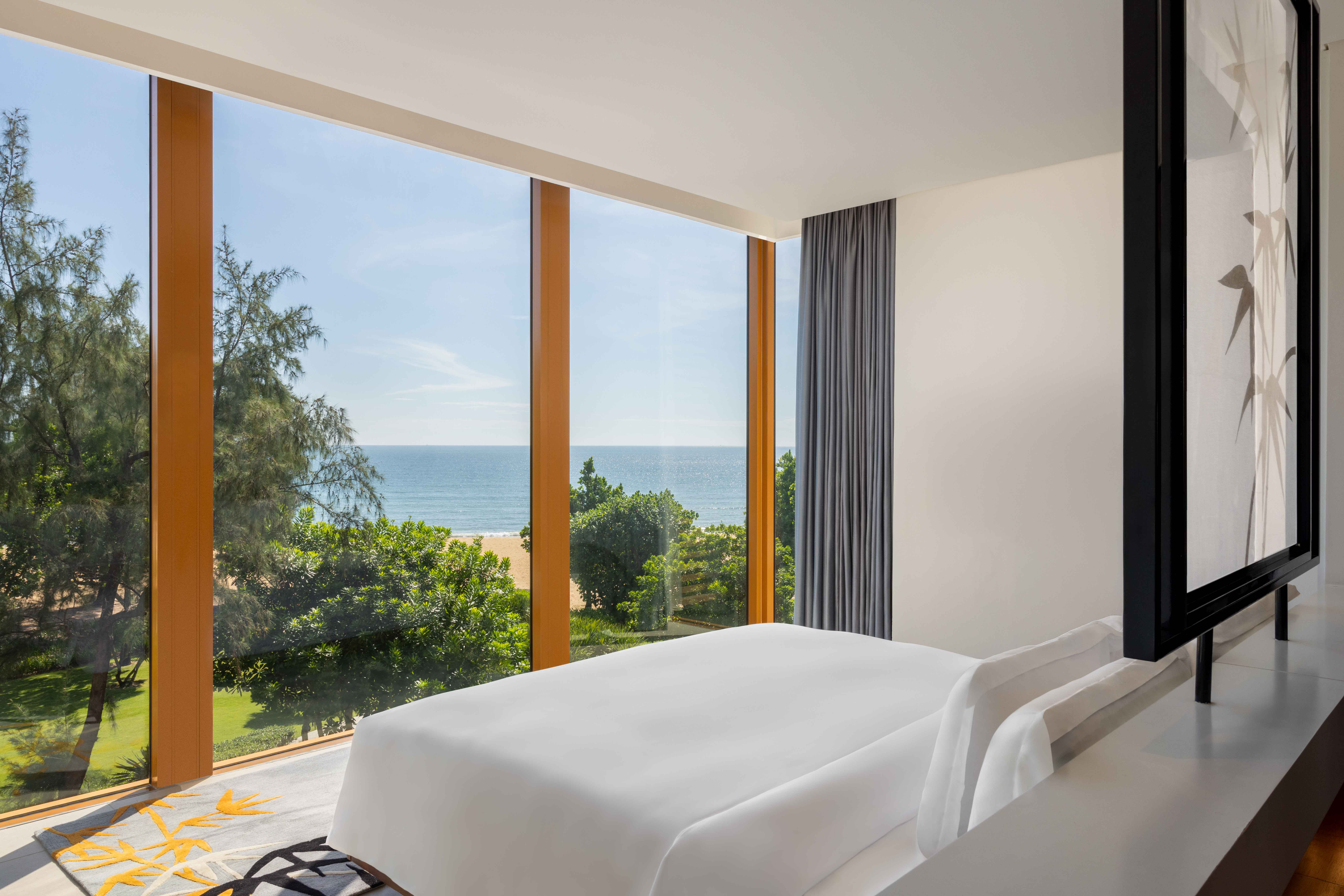 Seaview Skypool Two-bedroom Loft - Master Bedroom