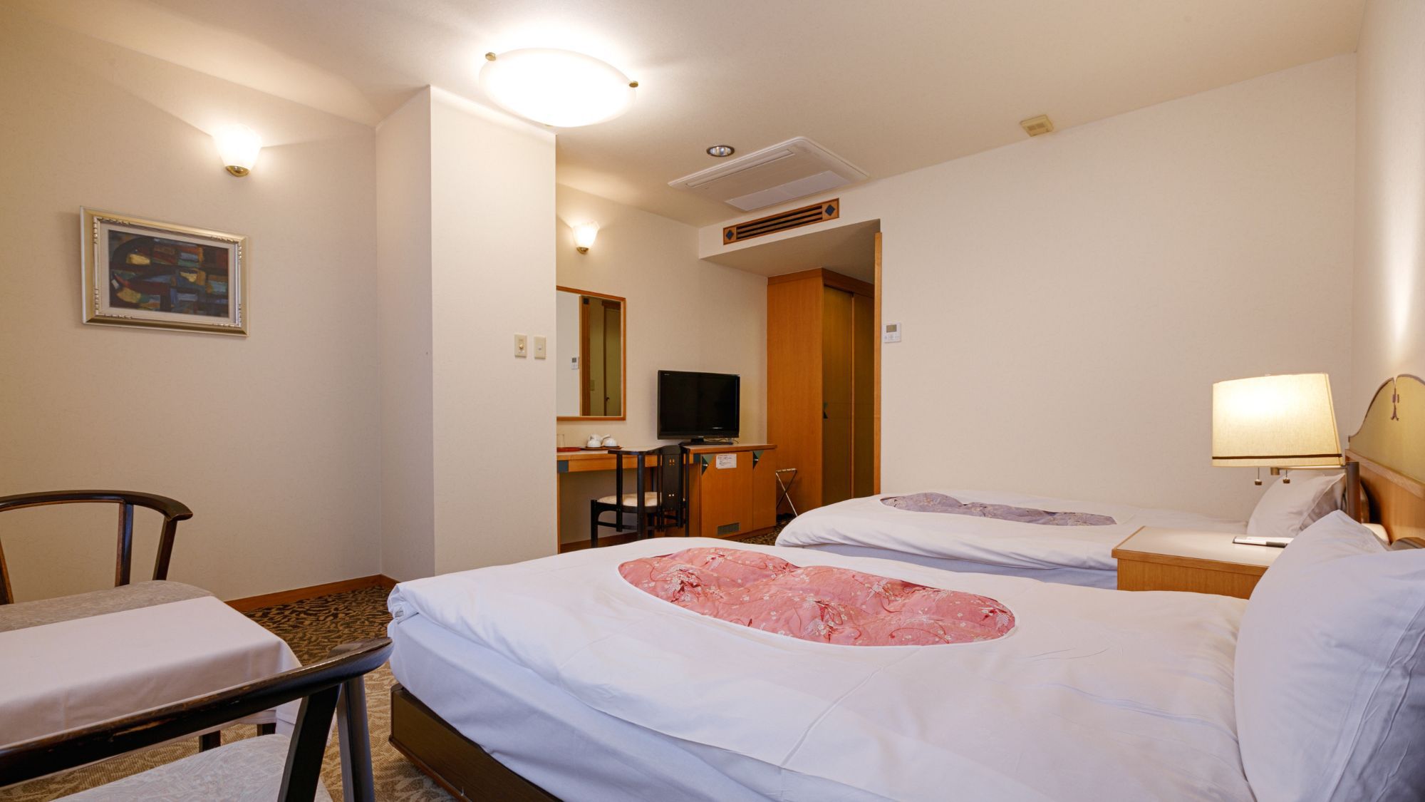 ◆洋室スタンダードツイン｜館内唯一のベッドタイプ客室