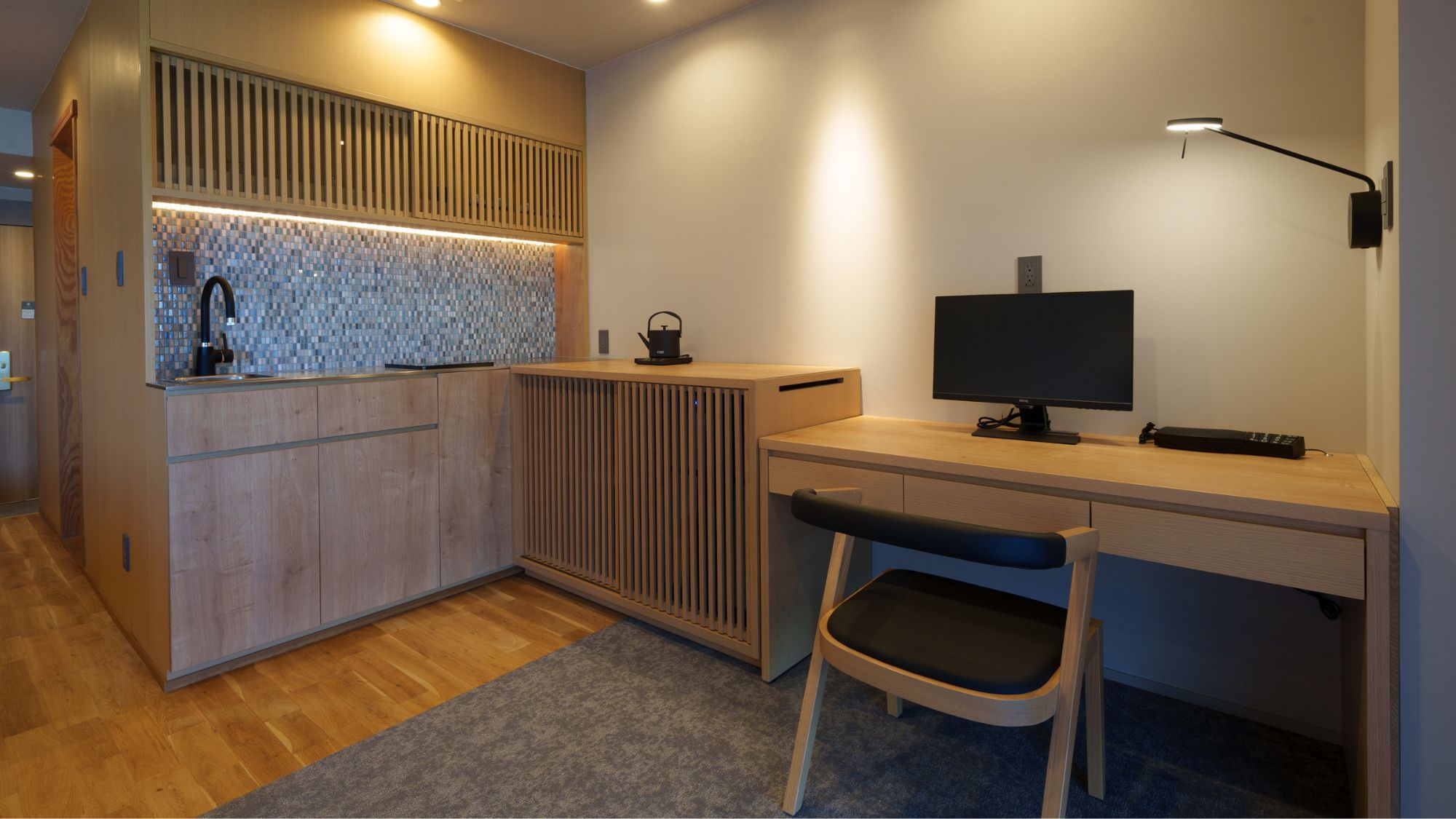 ◆プレミアム和モダン|パソコン接続可能なモニター付きで、ワーケーションに最適