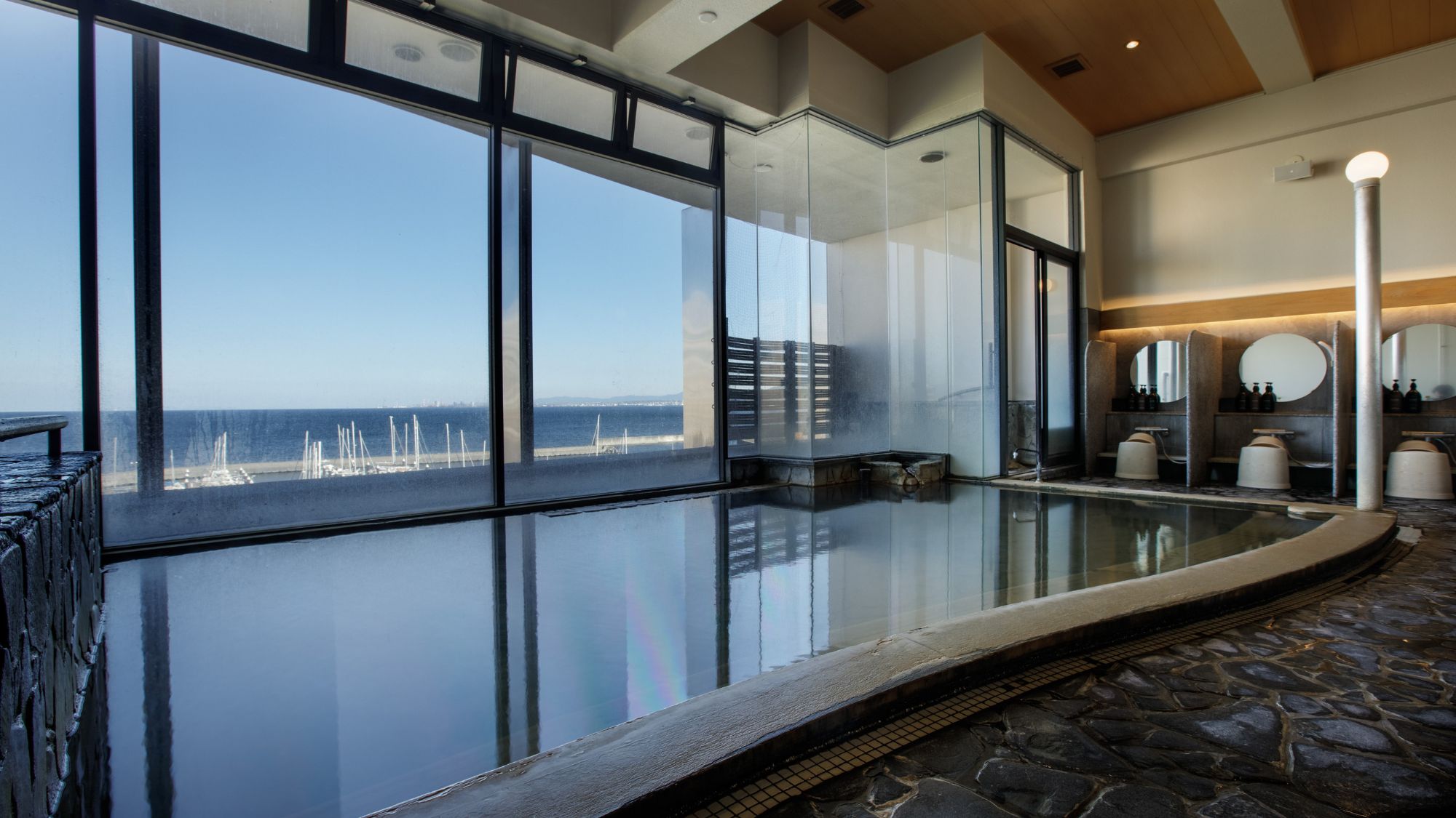 ◆二條泉｜展望大浴場（ホテル敷地内に源泉を2ヵ所保有）